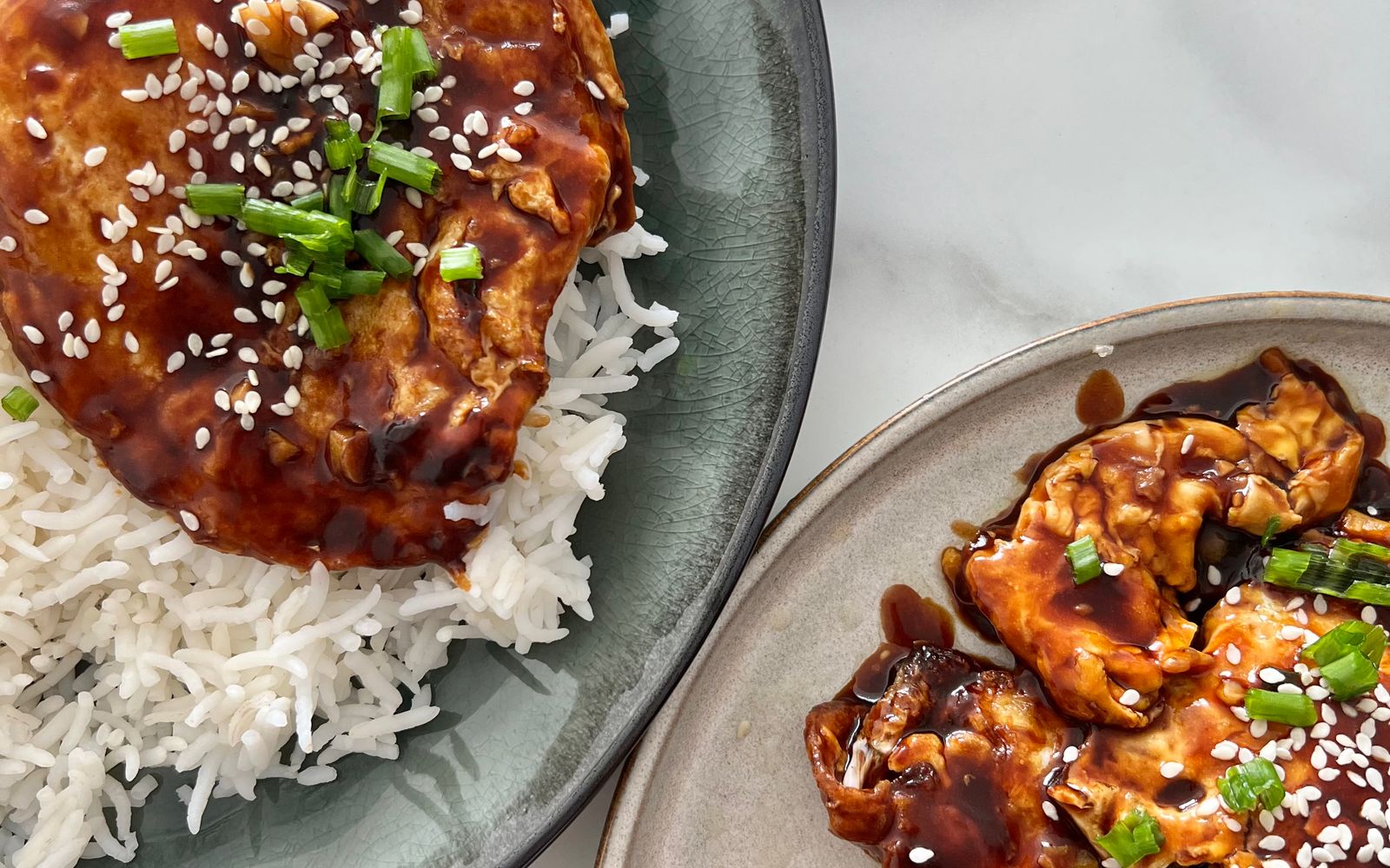 Foto de Frango teriyaki com brócolis e arroz japonês