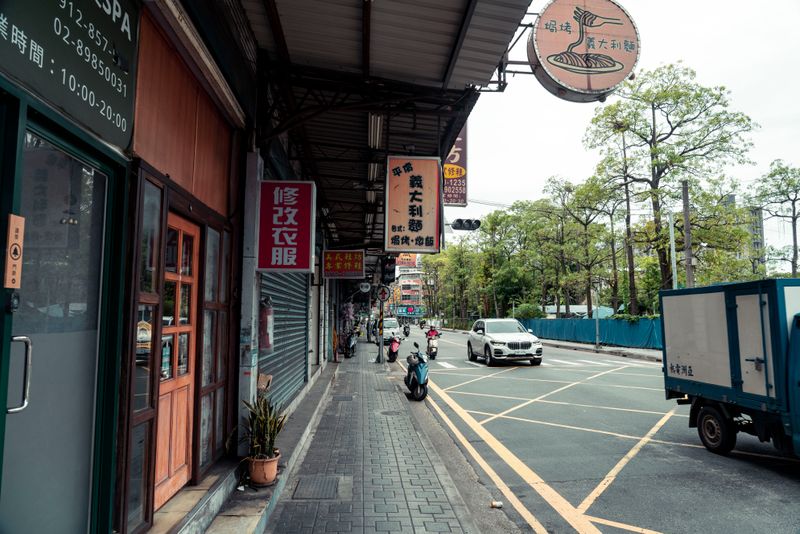 Street view of the busy Shilin district in Taipei