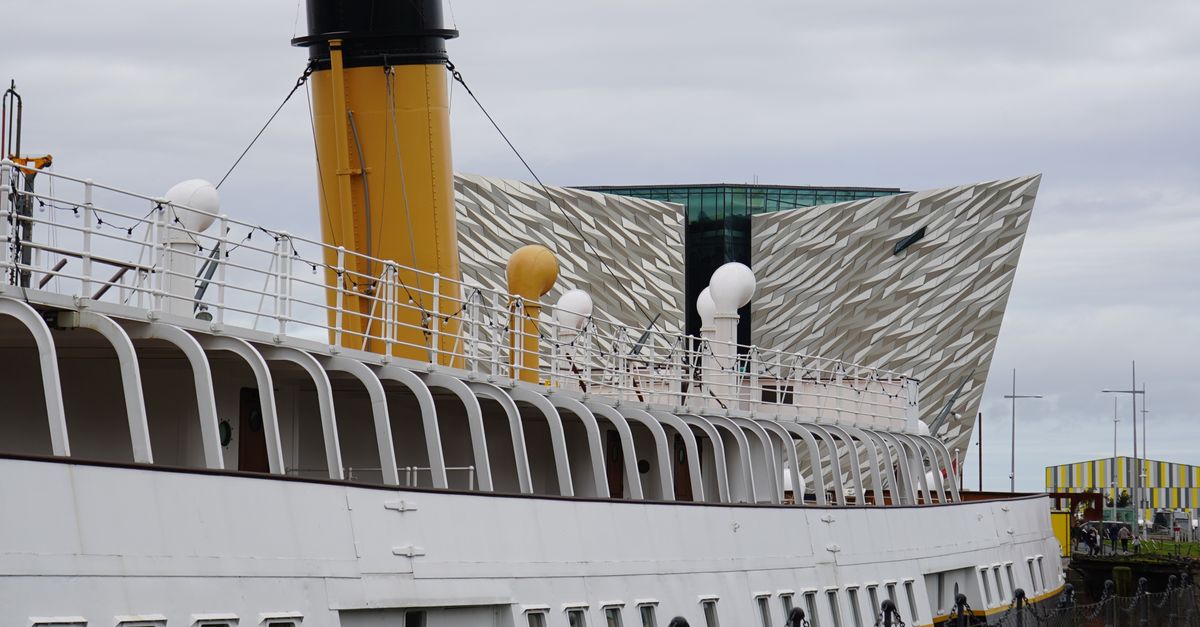 How did 'Titanic' influence 1990s cinema? How did 'Titanic' influence 1990s cinema?