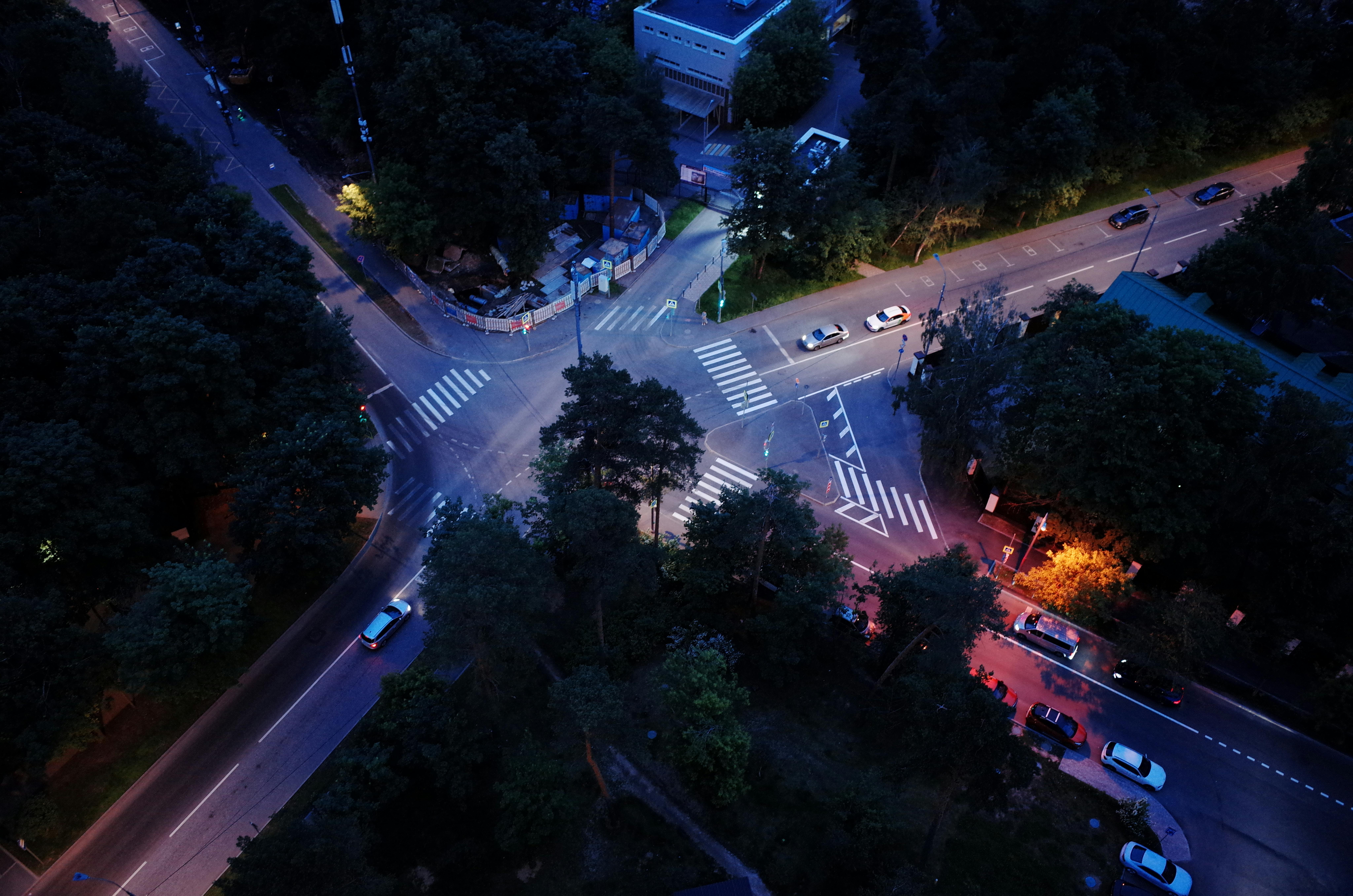 autonomous vehicles — Photo by Daniil Ustinov on Pexels