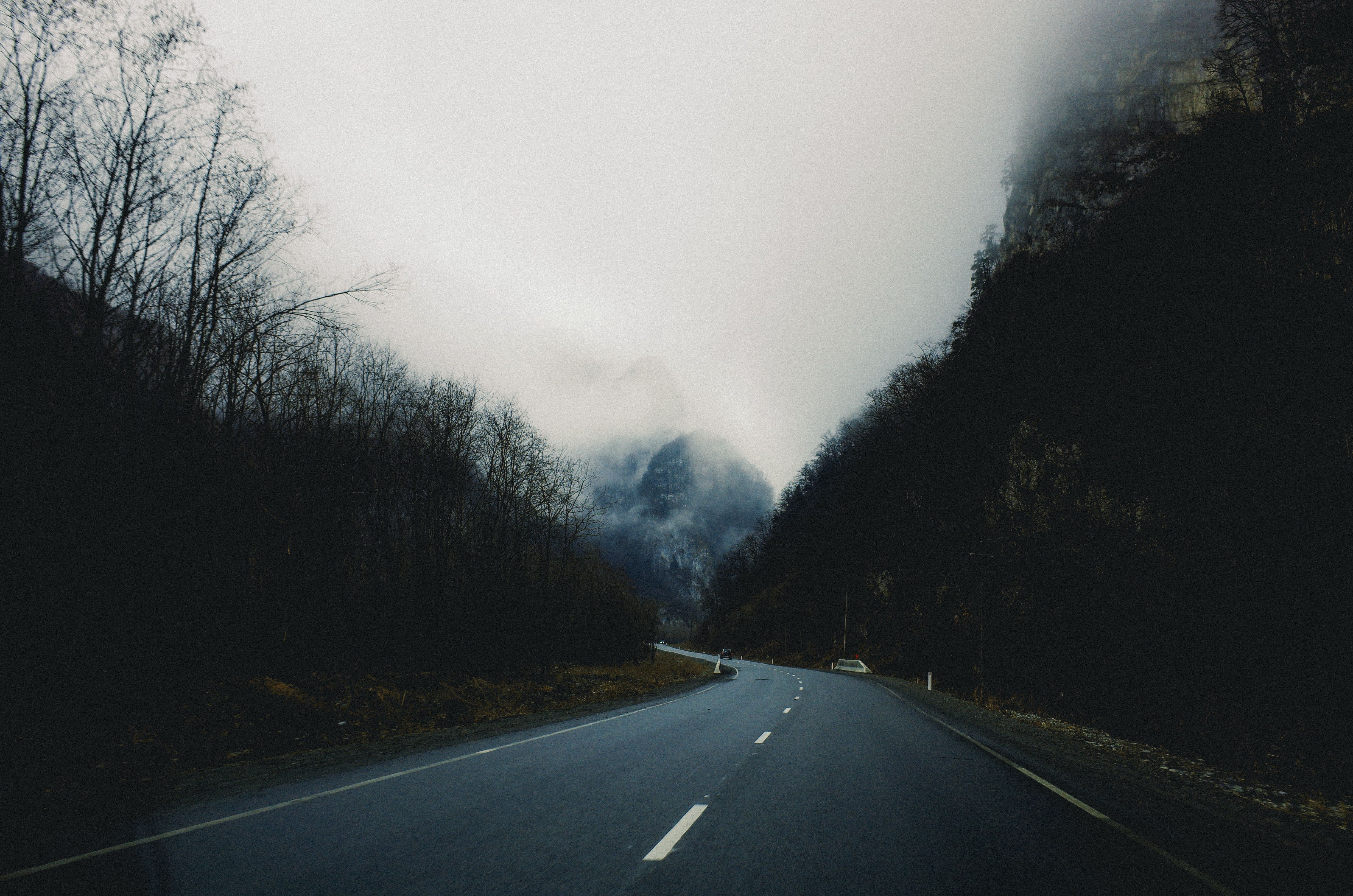 Misty Mountain Road in Autumn · Free Stock Photo