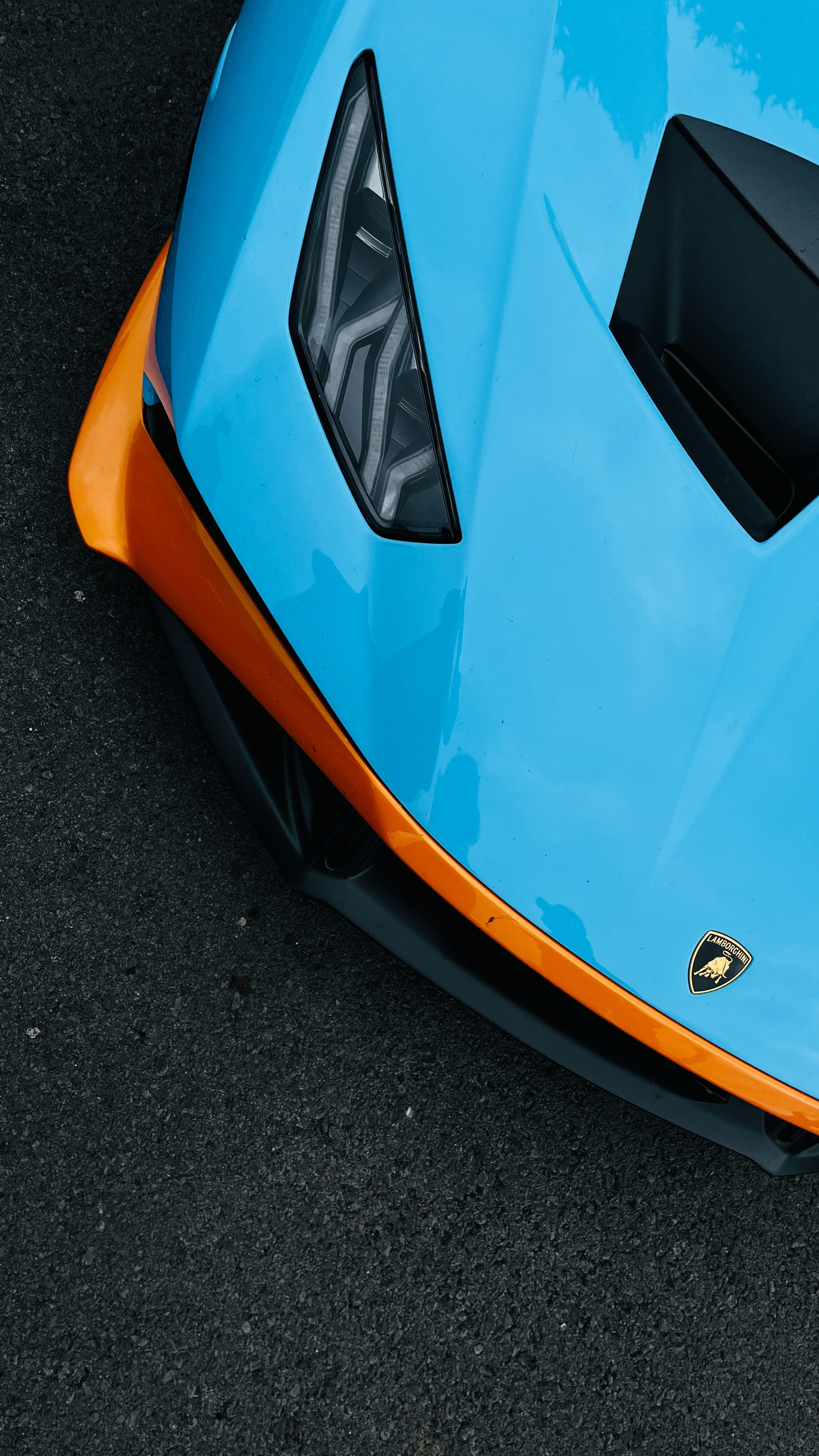 Voiture De Sport Jaune En Gros Plan · Photo gratuite