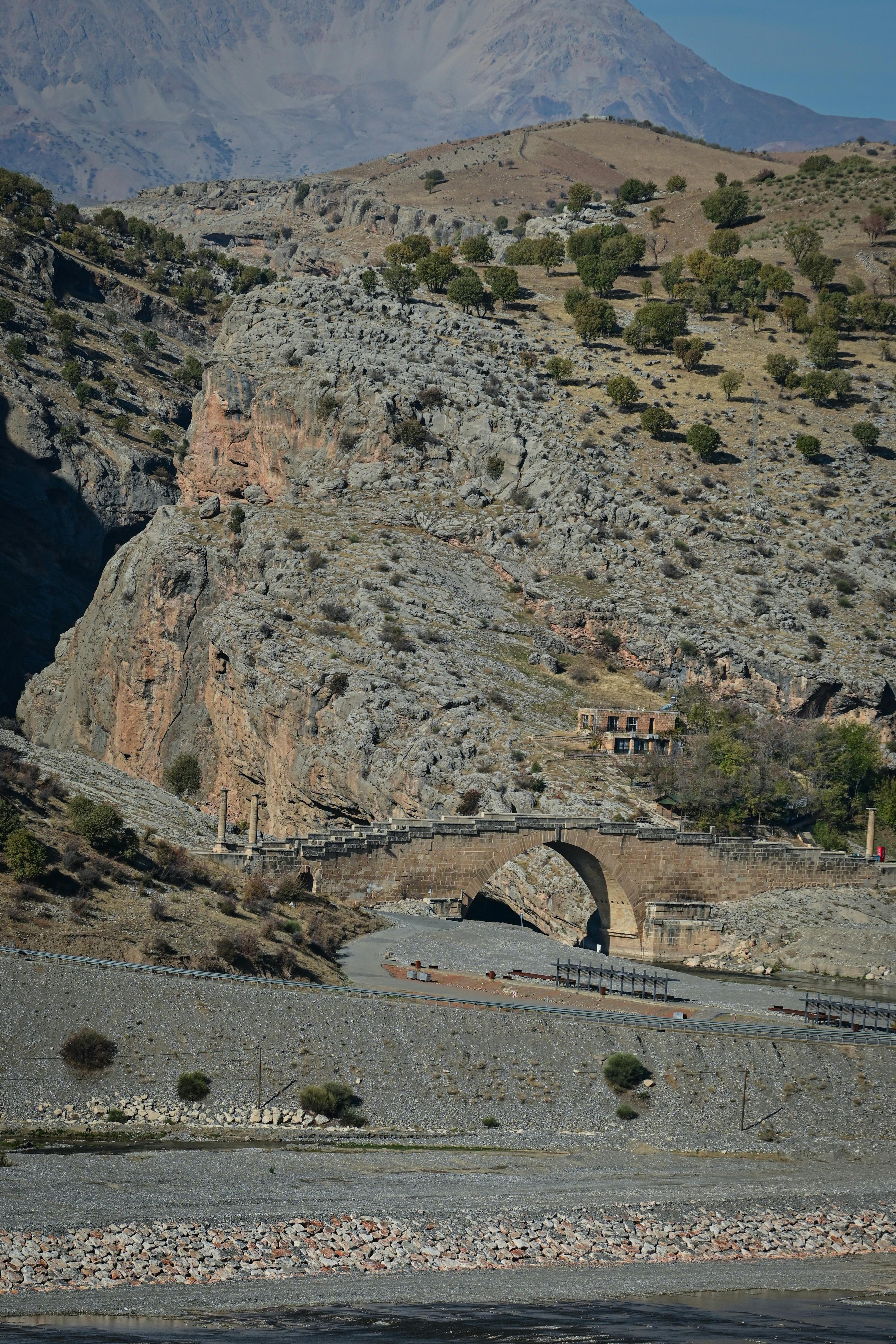 Bakırköy Dairelerinde Site Yönetimi: Yükselen Aidatlarla Nasıl Başa Çıkılır?