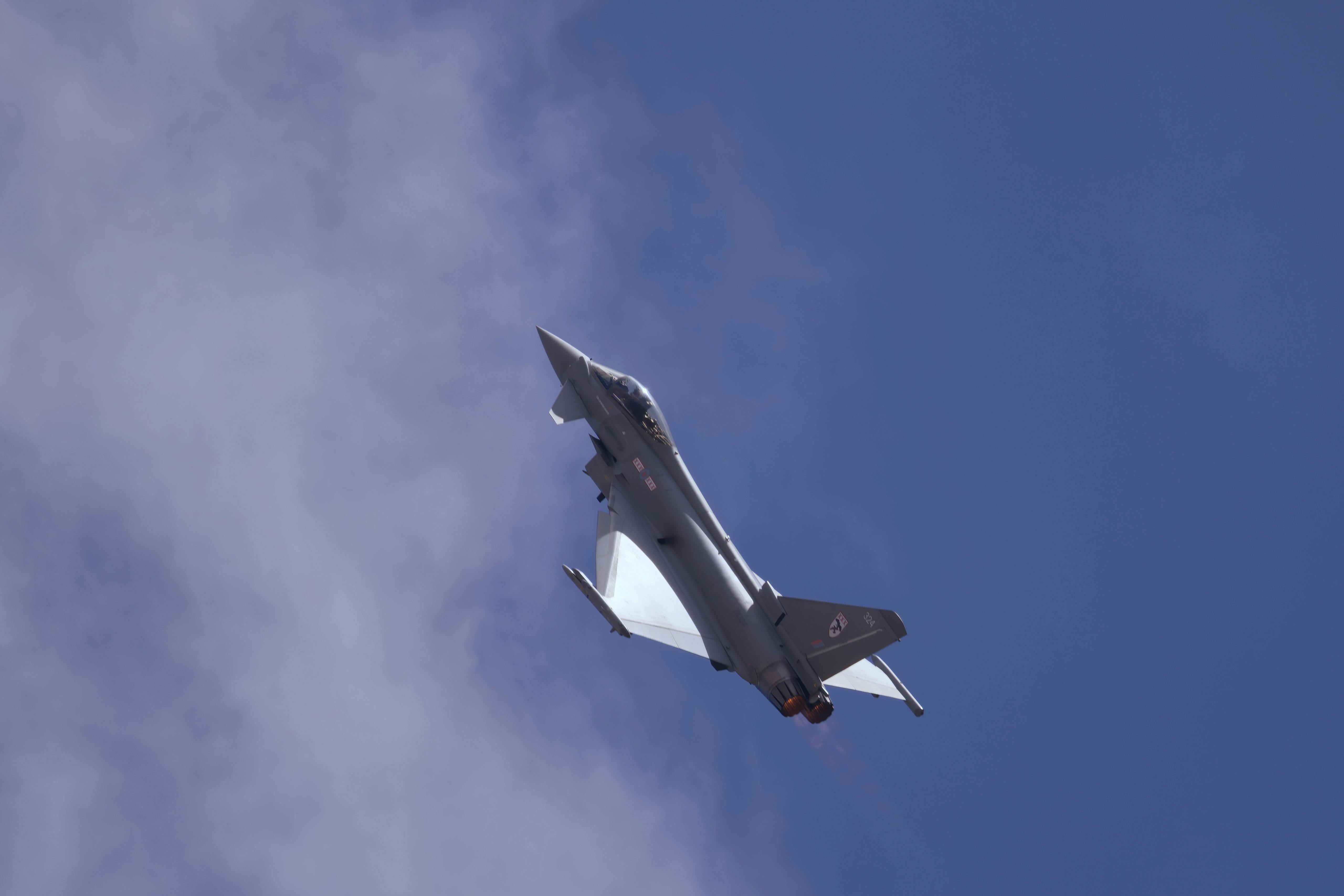 政治：美國戰爭部長強調以軍事實力嚇阻中國威脅