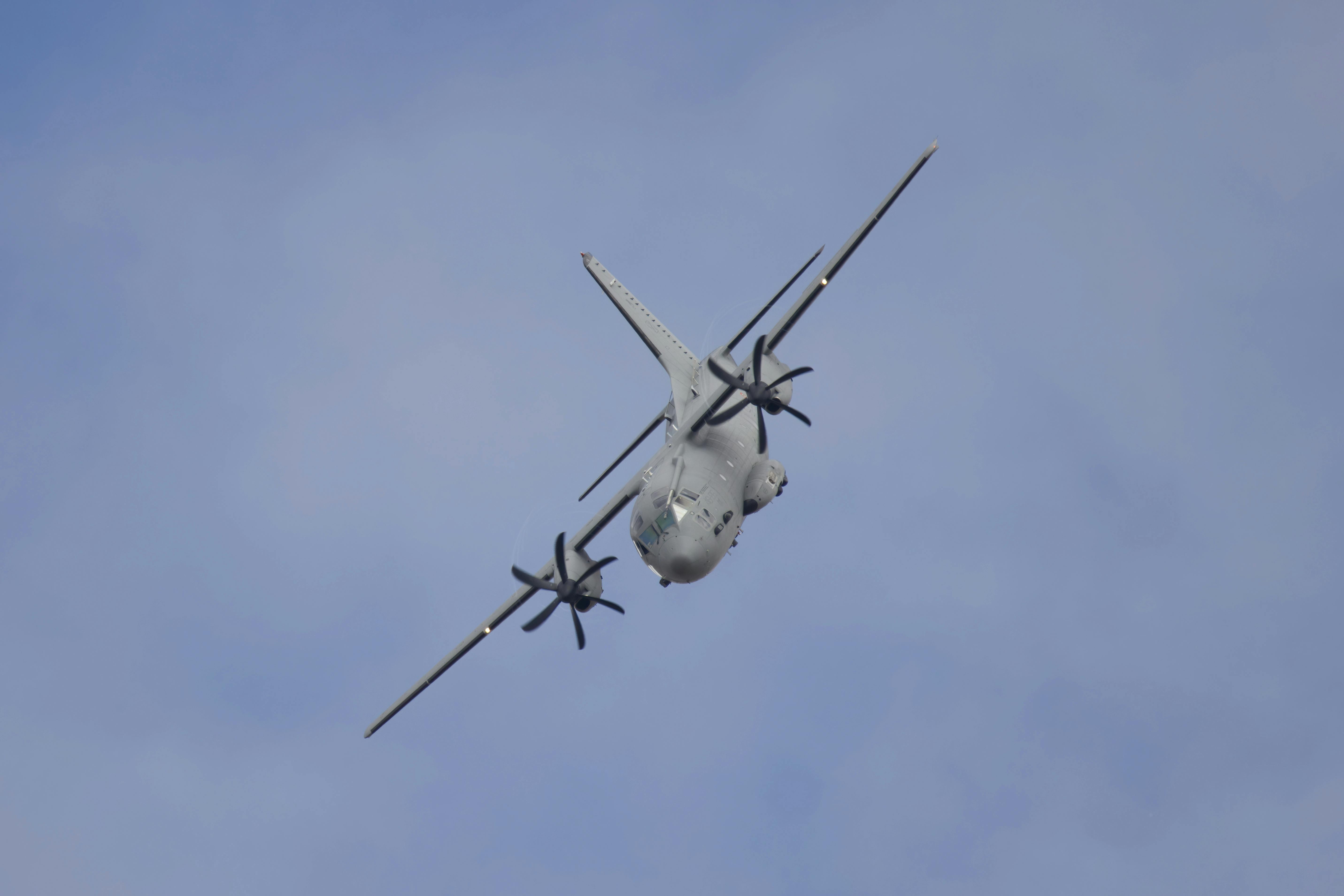 政治：美國戰爭部長強調以軍事實力嚇阻中國威脅