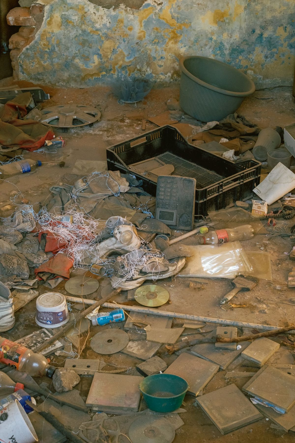 Representative photo of a cluttered property requiring turnover cleanout