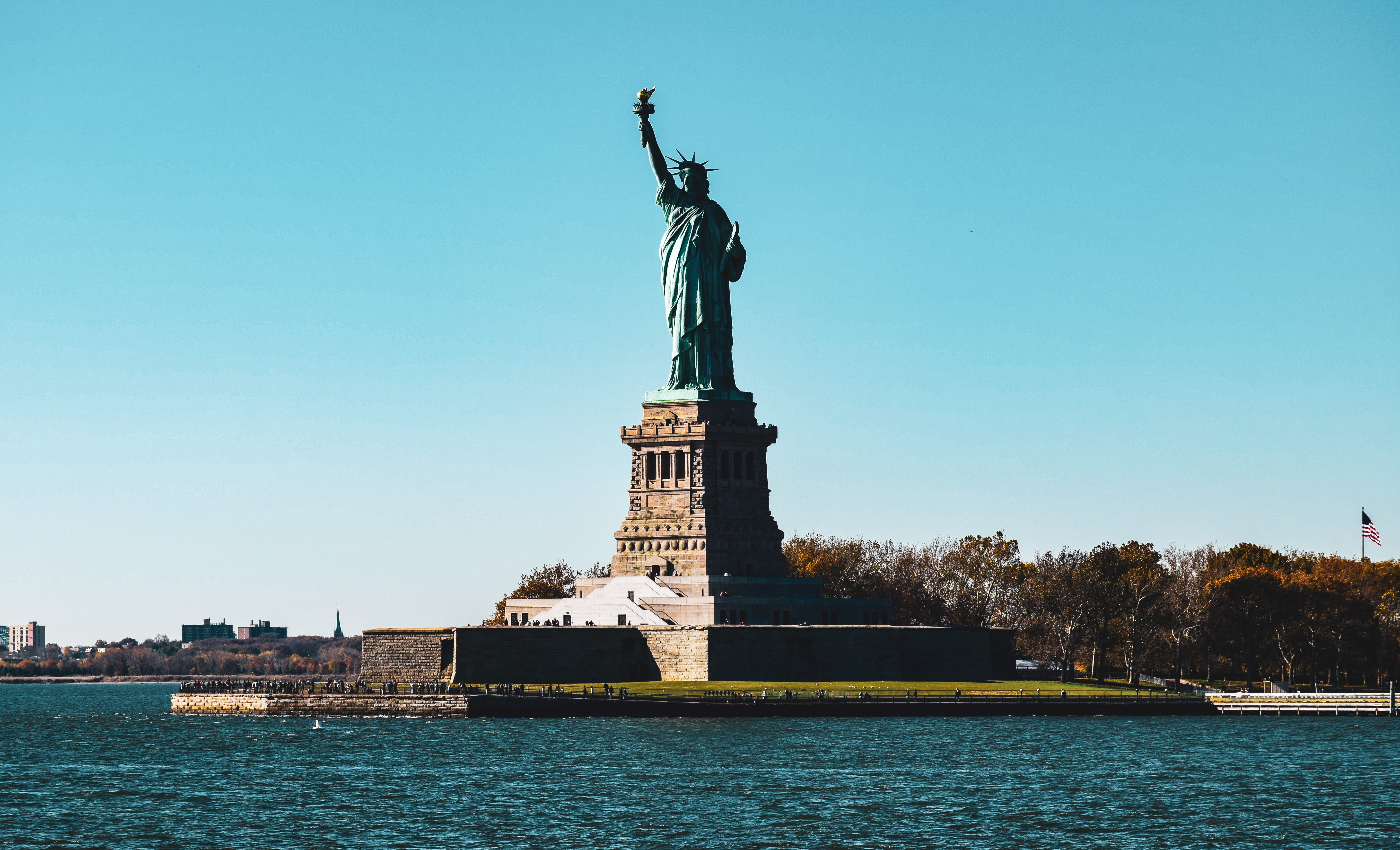 iconic-view-of-the-statue-of-liberty-in-nyc-free-stock-photo