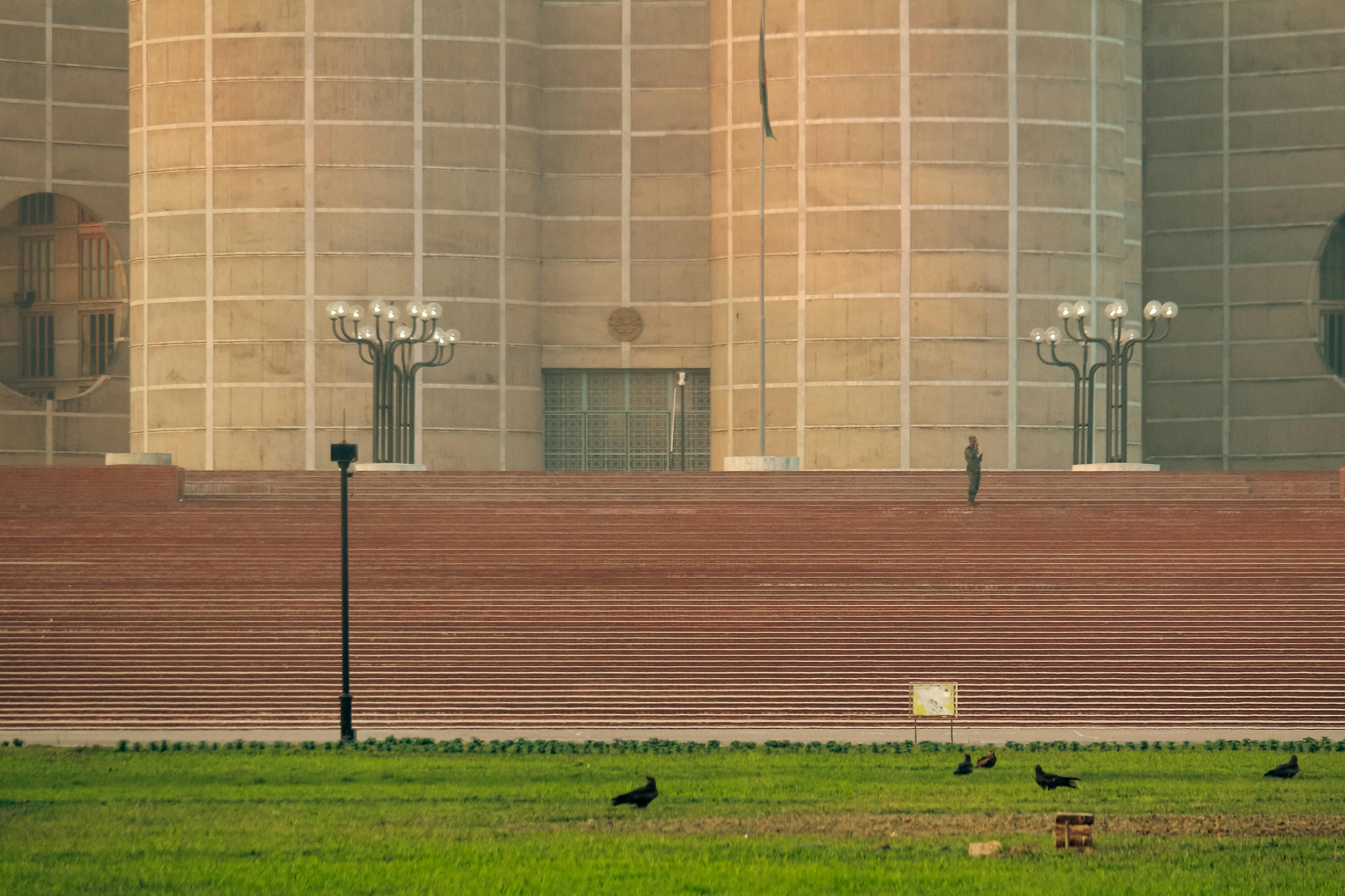 台灣最辣護理師發表政治言論，收入受創遭廠商取消合作案