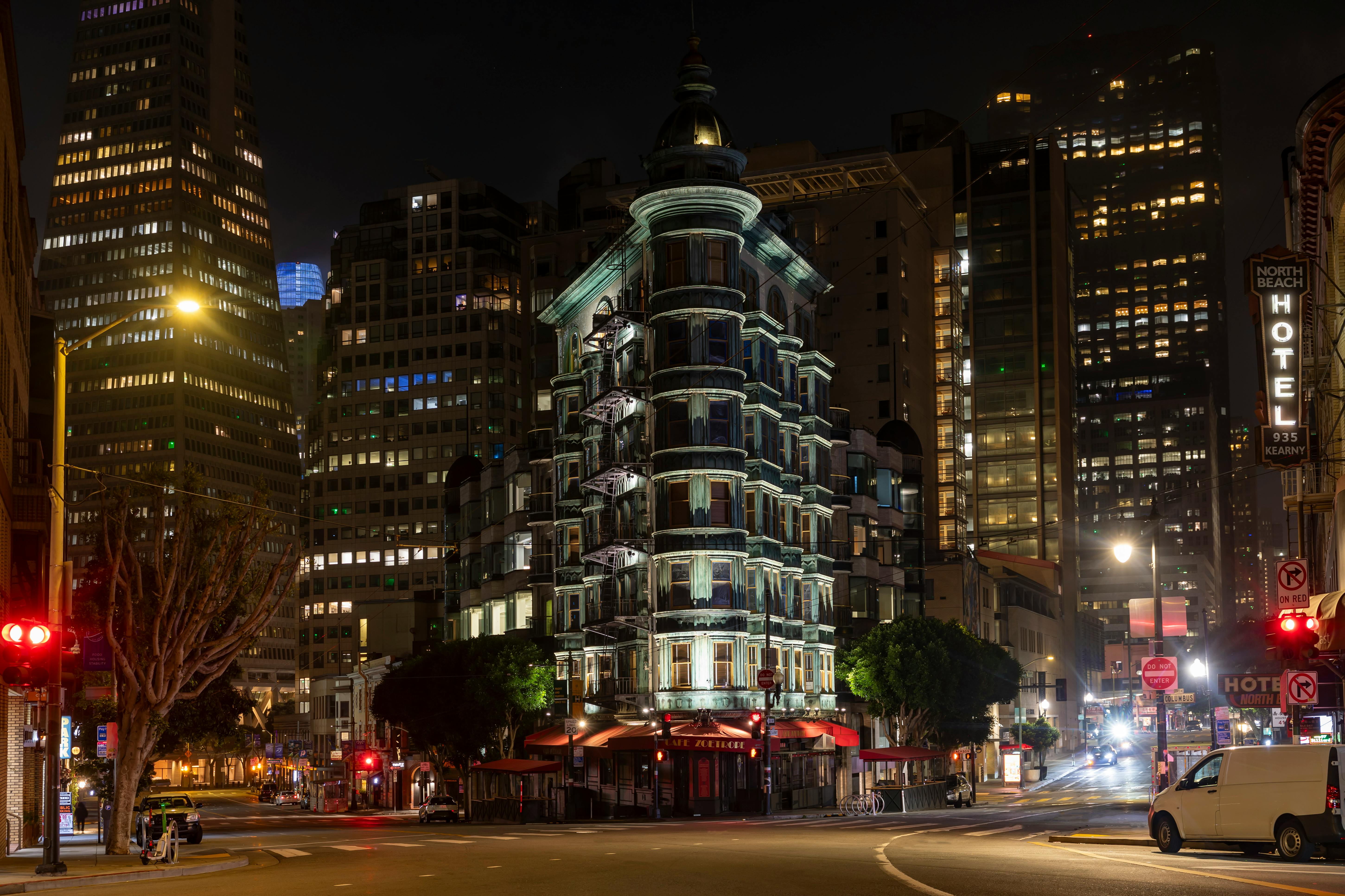 Uber adds hotel booking, vacation rentals in major app expansion — Photo by Stephen Leonardi on Pexels