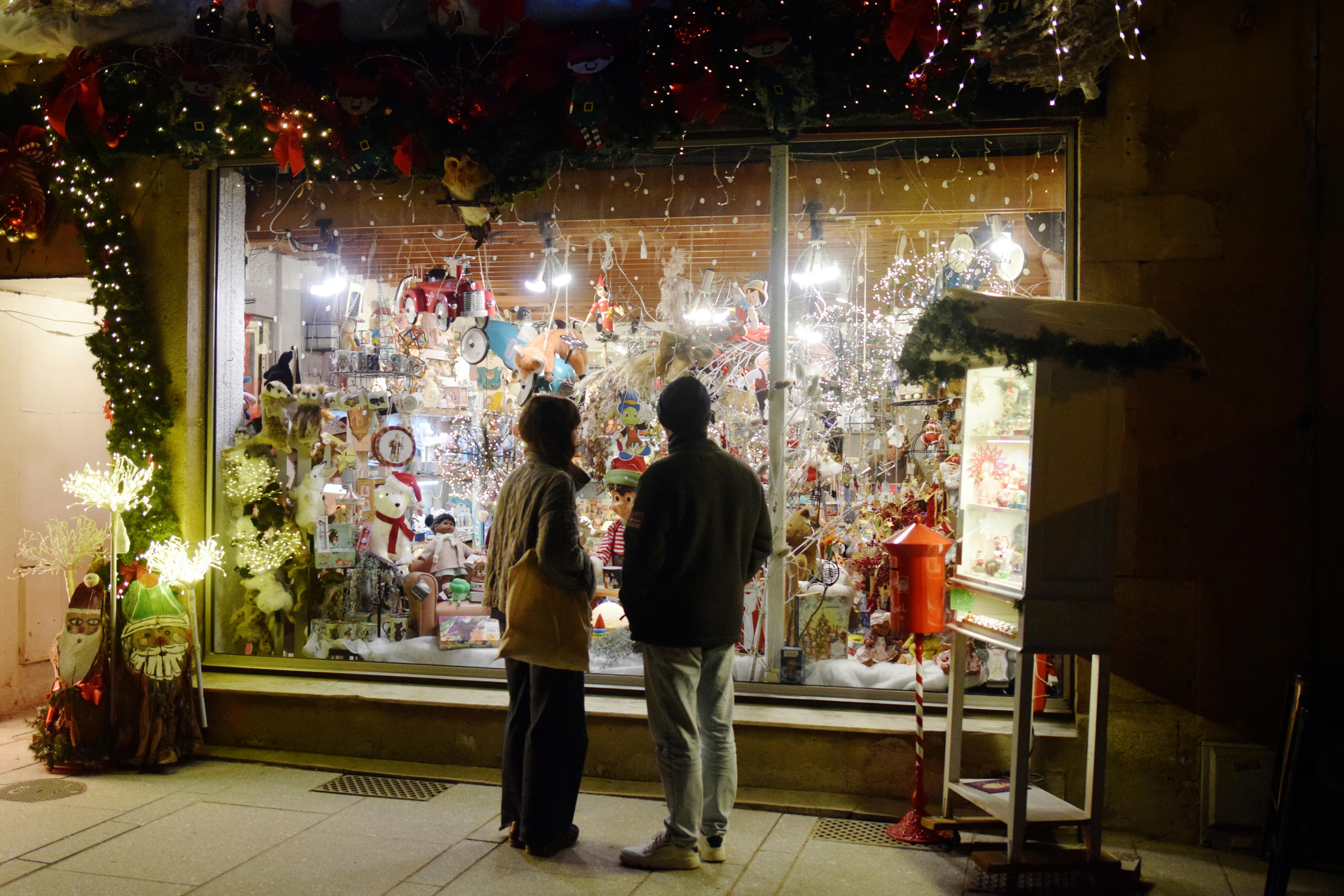 西德尼·斯威尼是否支持特朗普？2025年政治觀點解析