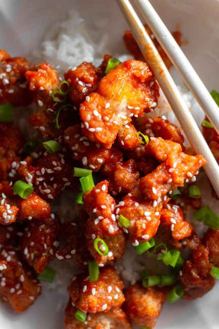 kkanpunggi chinese chicken dish