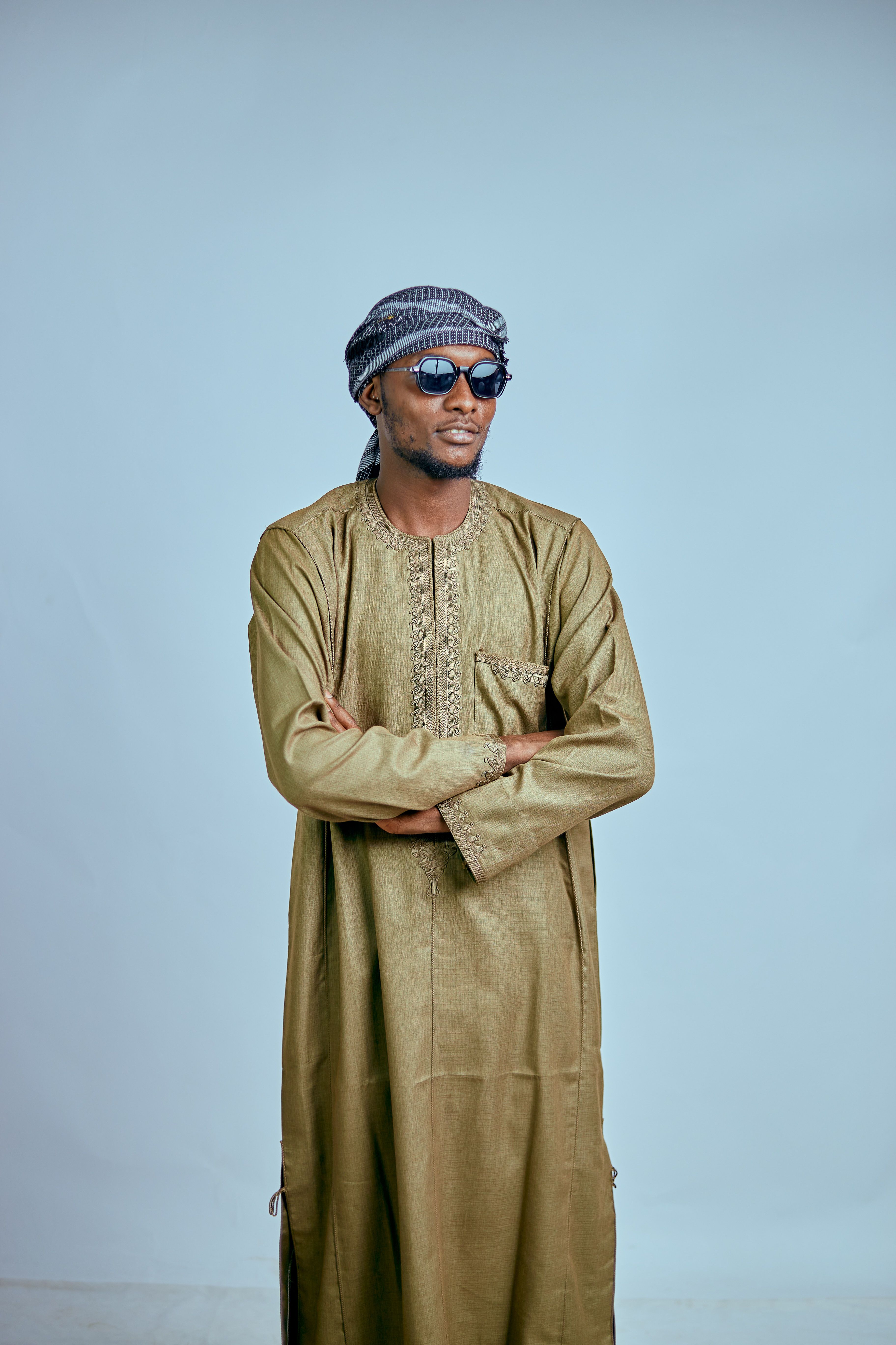 Stylish Man in Traditional Middle Eastern Attire · Free Stock Photo