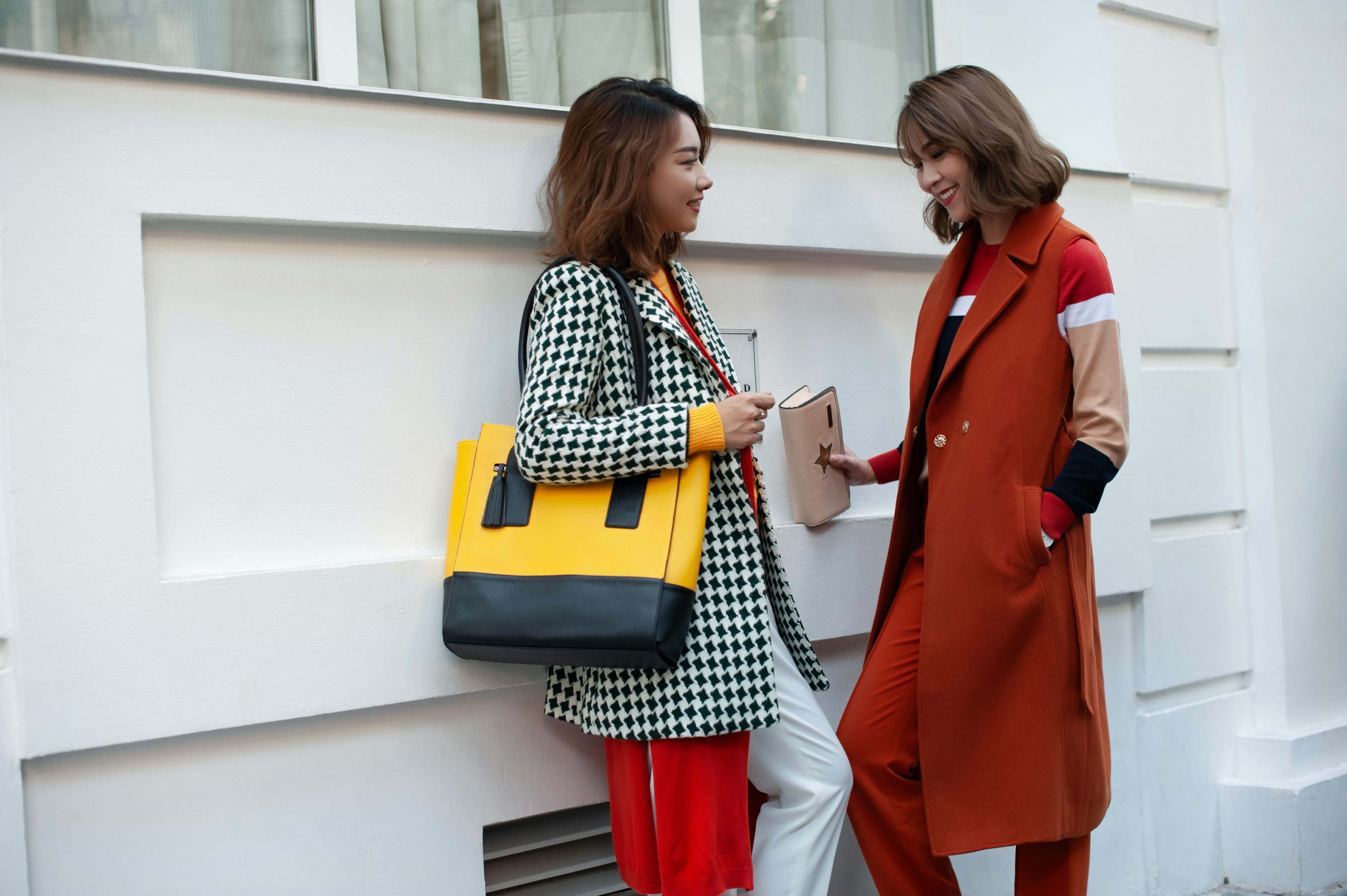 Lufthansa Reinforces Lifestyle Brand Positioning Through New City Guides — Photo by Thang Nguyen on Pexels
