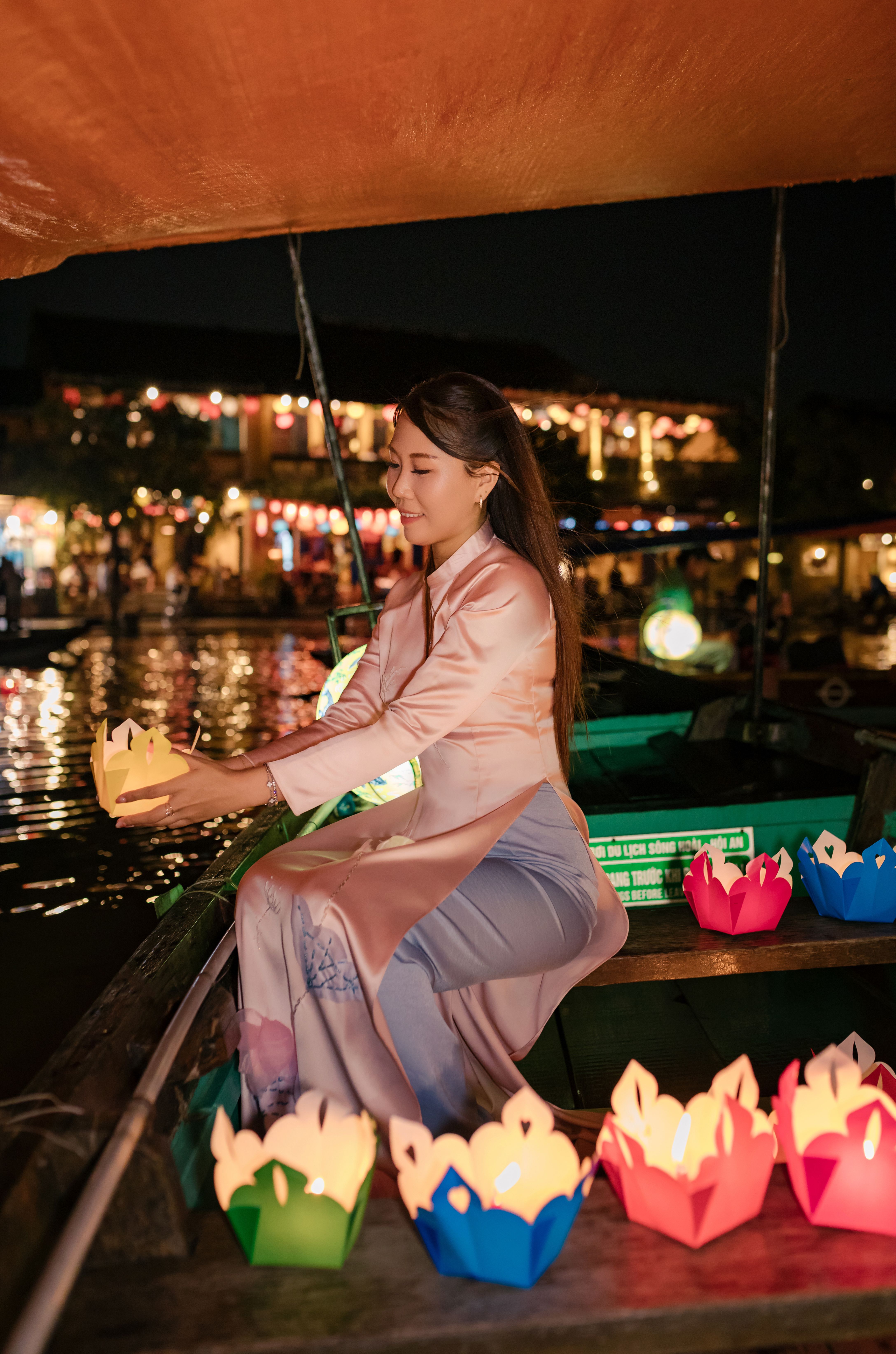 Woman in Áo Dài Holding Lantern in Hội An Boat · Free Stock Photo