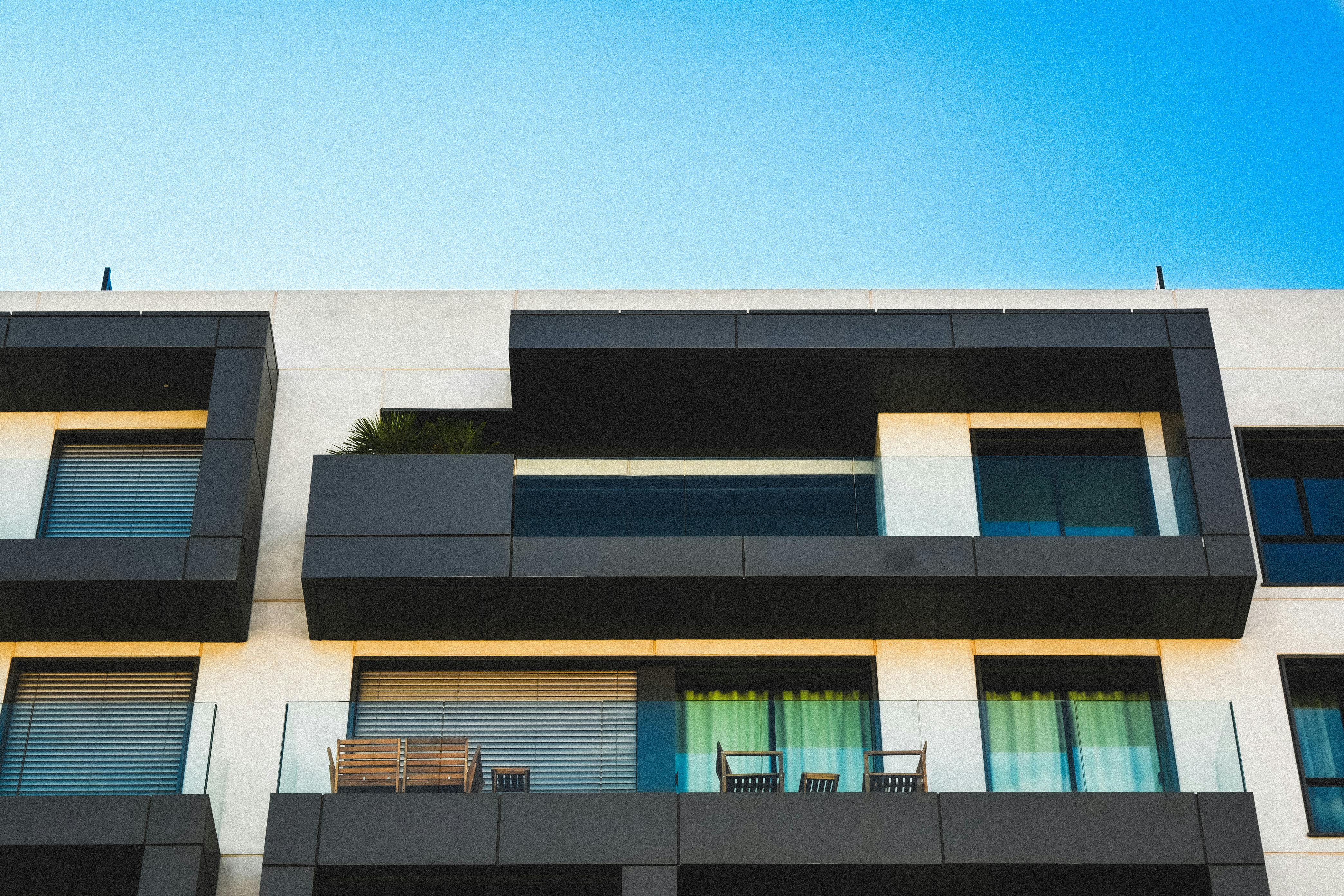 Balancing Technology and Expertise in Property Insurance Claims — Photo by Peter Caretta on Pexels