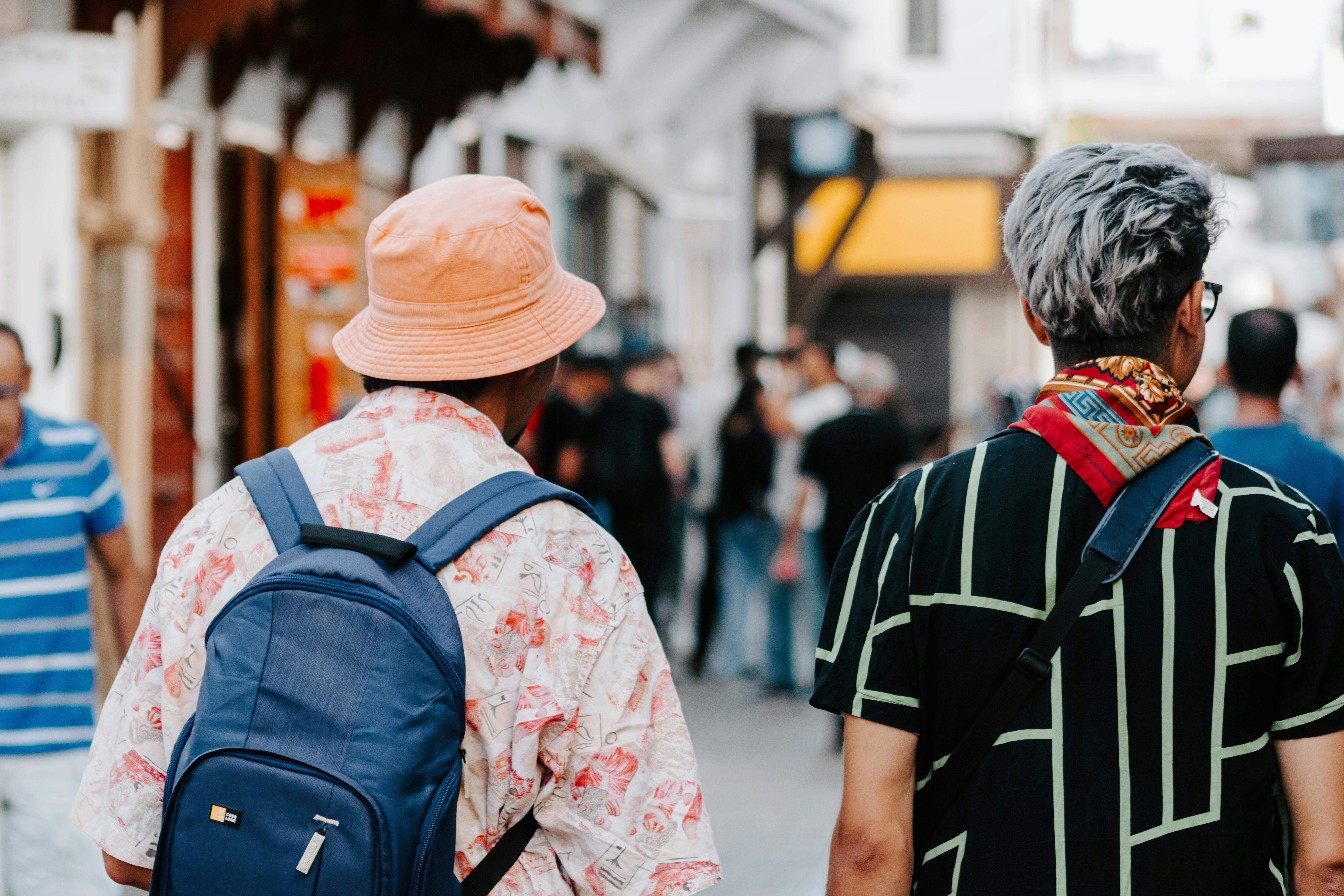 destination guides travel guides best friends — Photo by Abderrahmane Habibi on Pexels