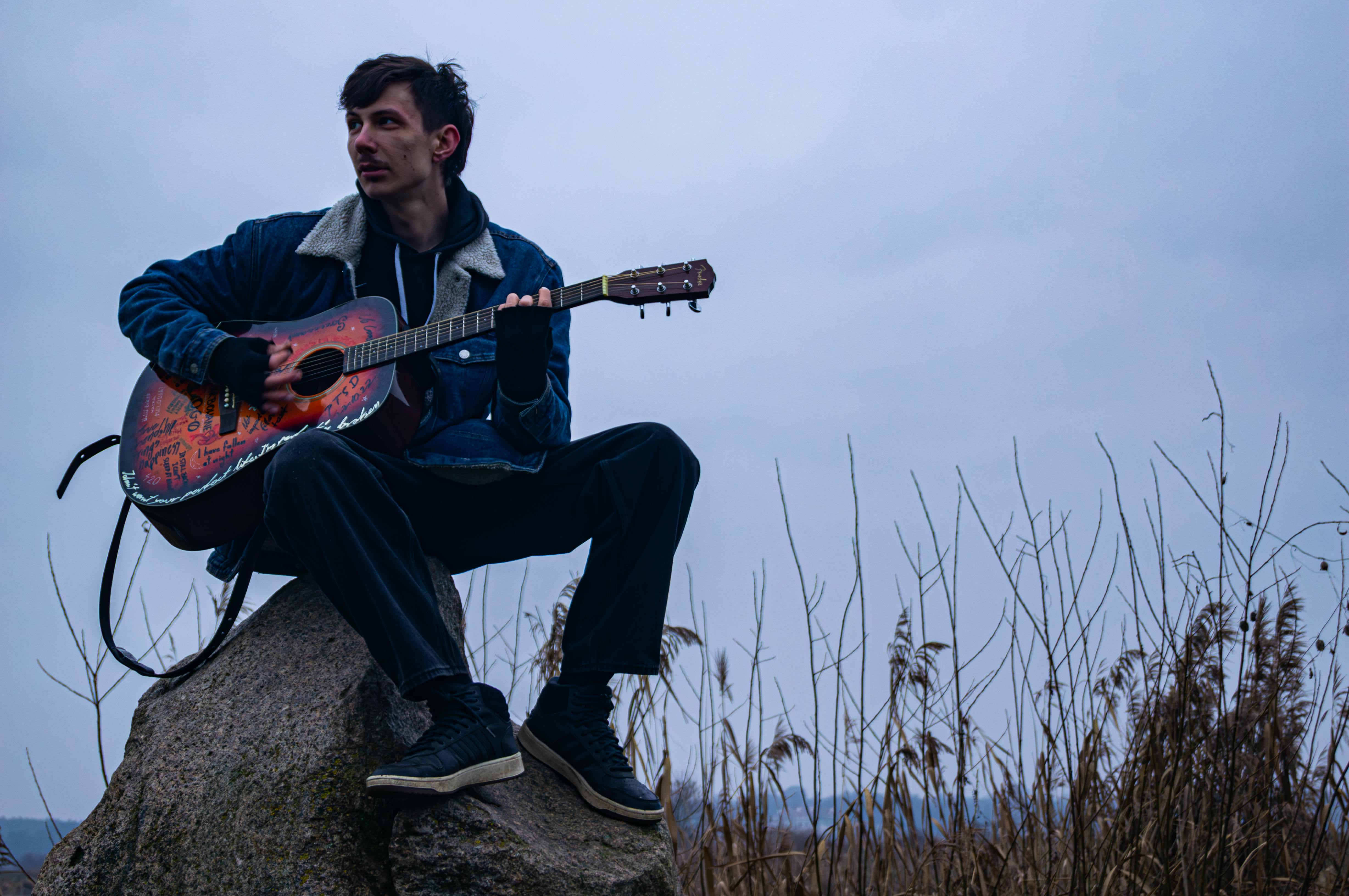 The Vinyl Revival: Why Records Are Making a Comeback in the Digital Age