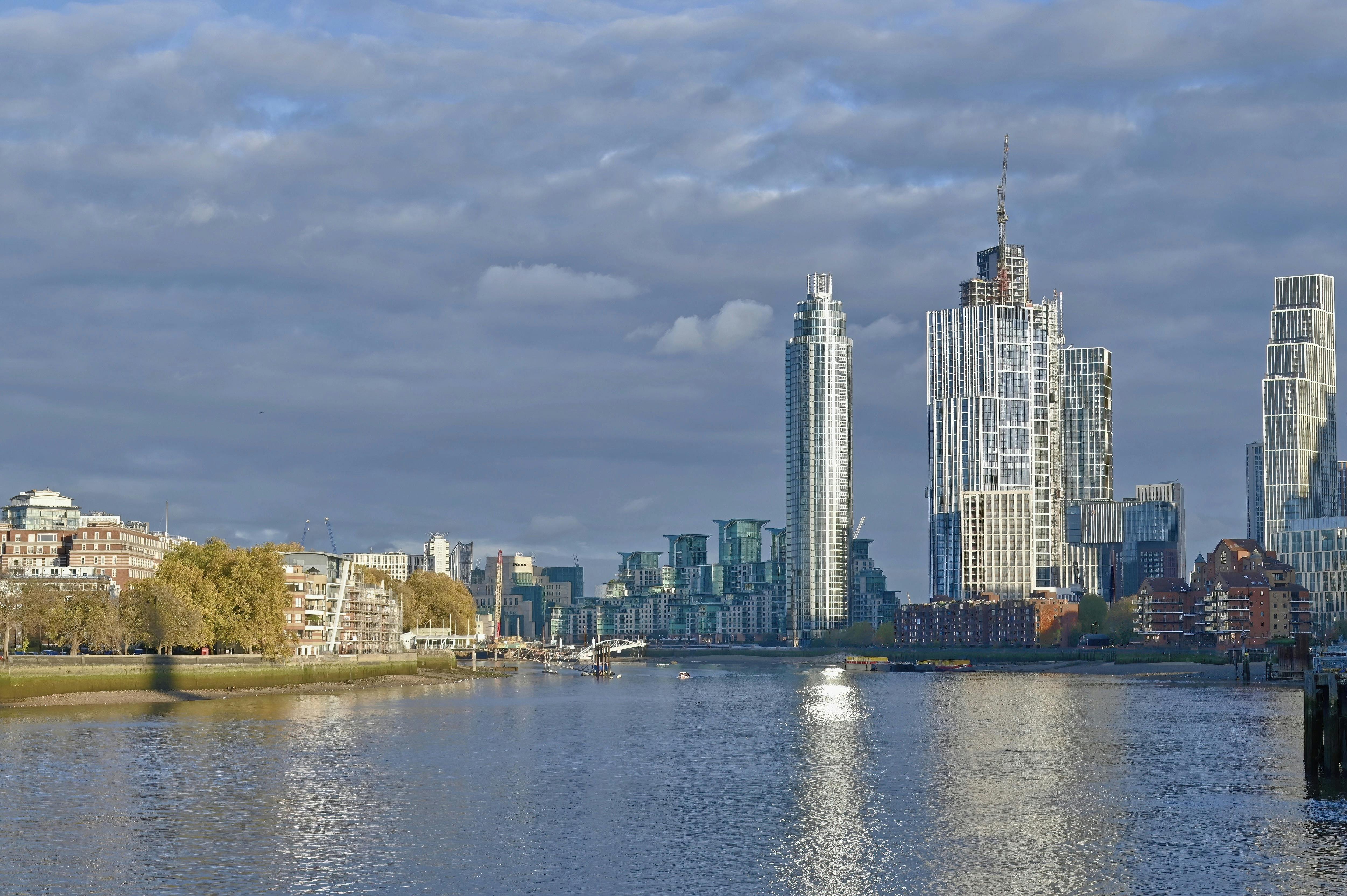 全球經濟展望轉向謹慎，台灣財經市場迎挑戰與機遇