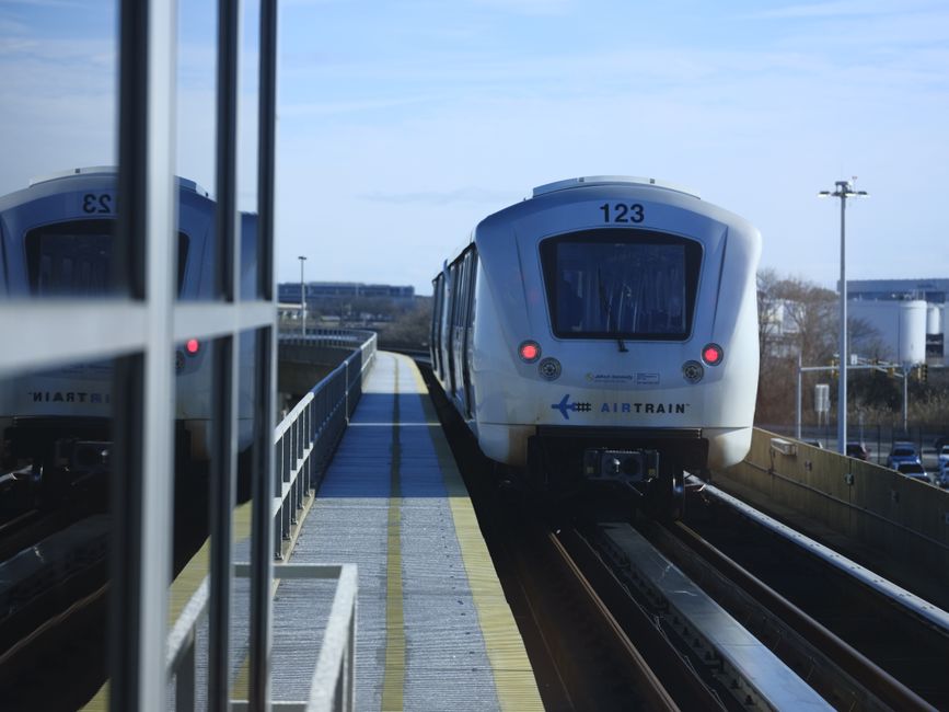 Israel Railways train arriving at Ben Gurion Airport station