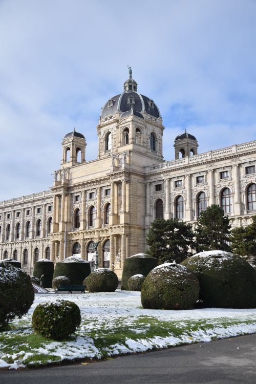 Free Snow-covered landscape outside the Kunsthistorisches Museum in Vienna, Austria. Stock Photo