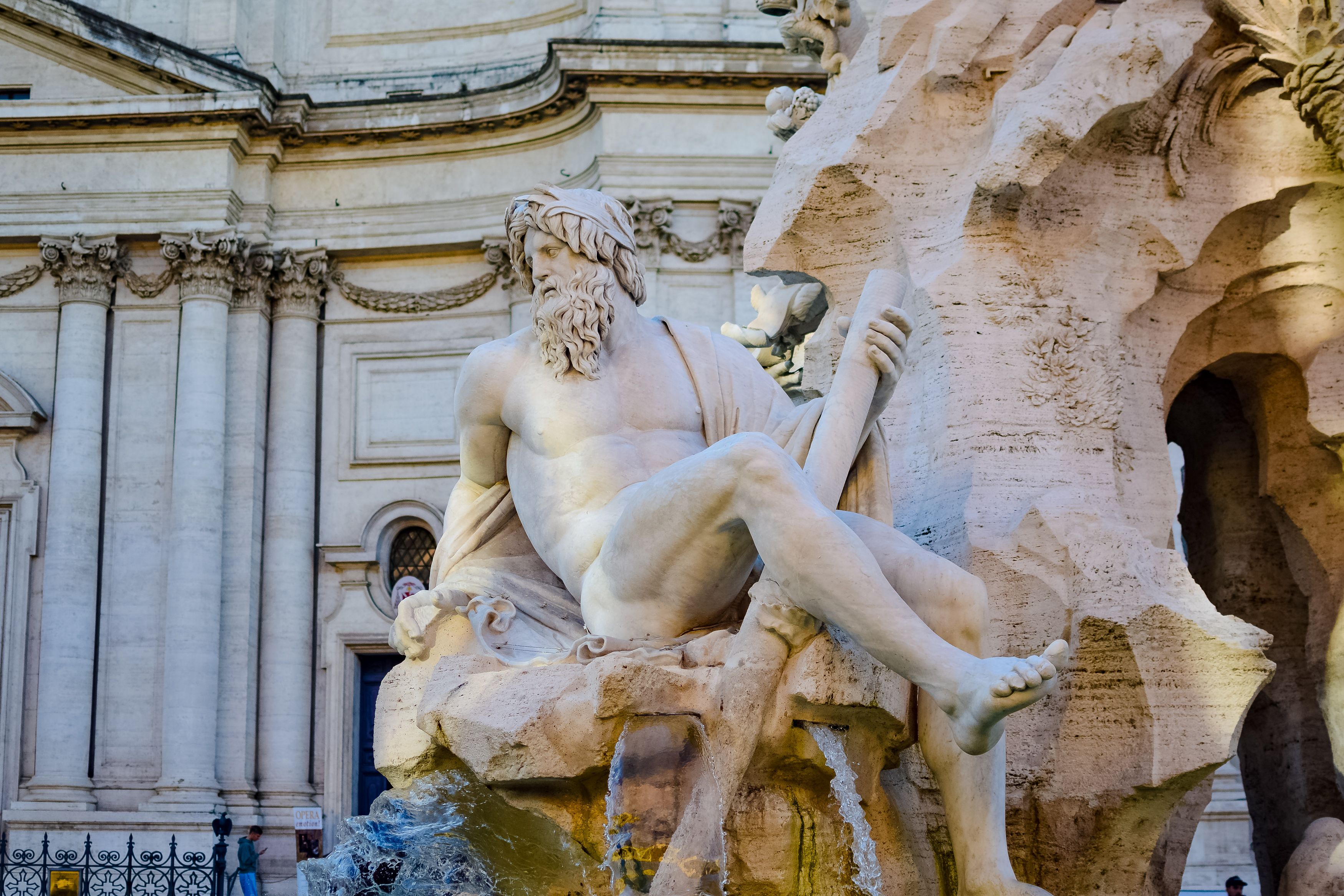 Piazza Navona rejtett kútjai és történelmi titkai – Fontana dei Quattro Fiumi Bernini sculpture detail