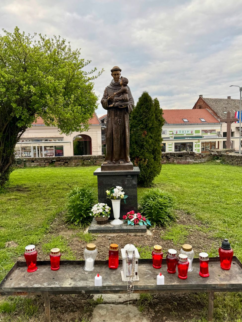 Po viac ako 30 rokoch zatkli muža podozrivého z vraždy matky: Jeden z najbrutálnejších studených prípadov