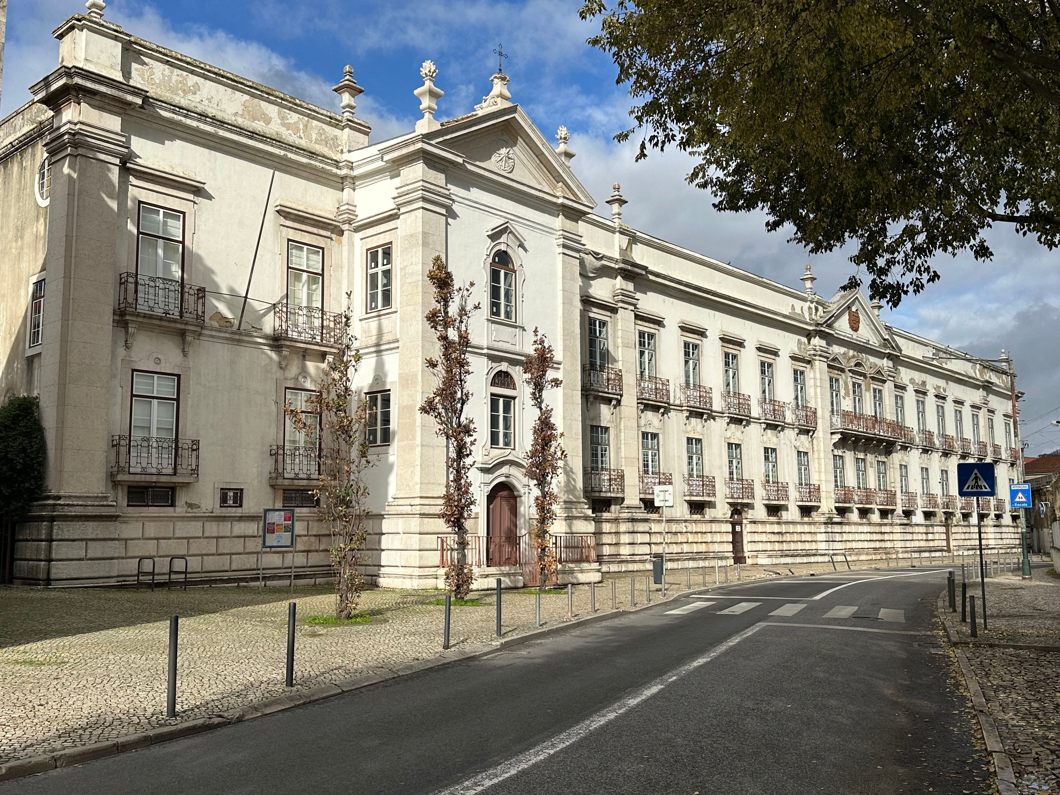Portugal rules out remote working and reducing air travel due to fuel prices — Photo by Jose Cruz on Pexels