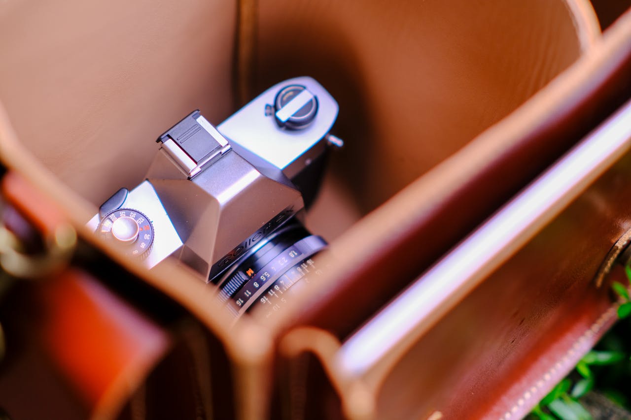 Viết thơ sau Auschwitz – Ngôn ngữ và giới hạn của biểu đạt (Đang hoàn thiện)