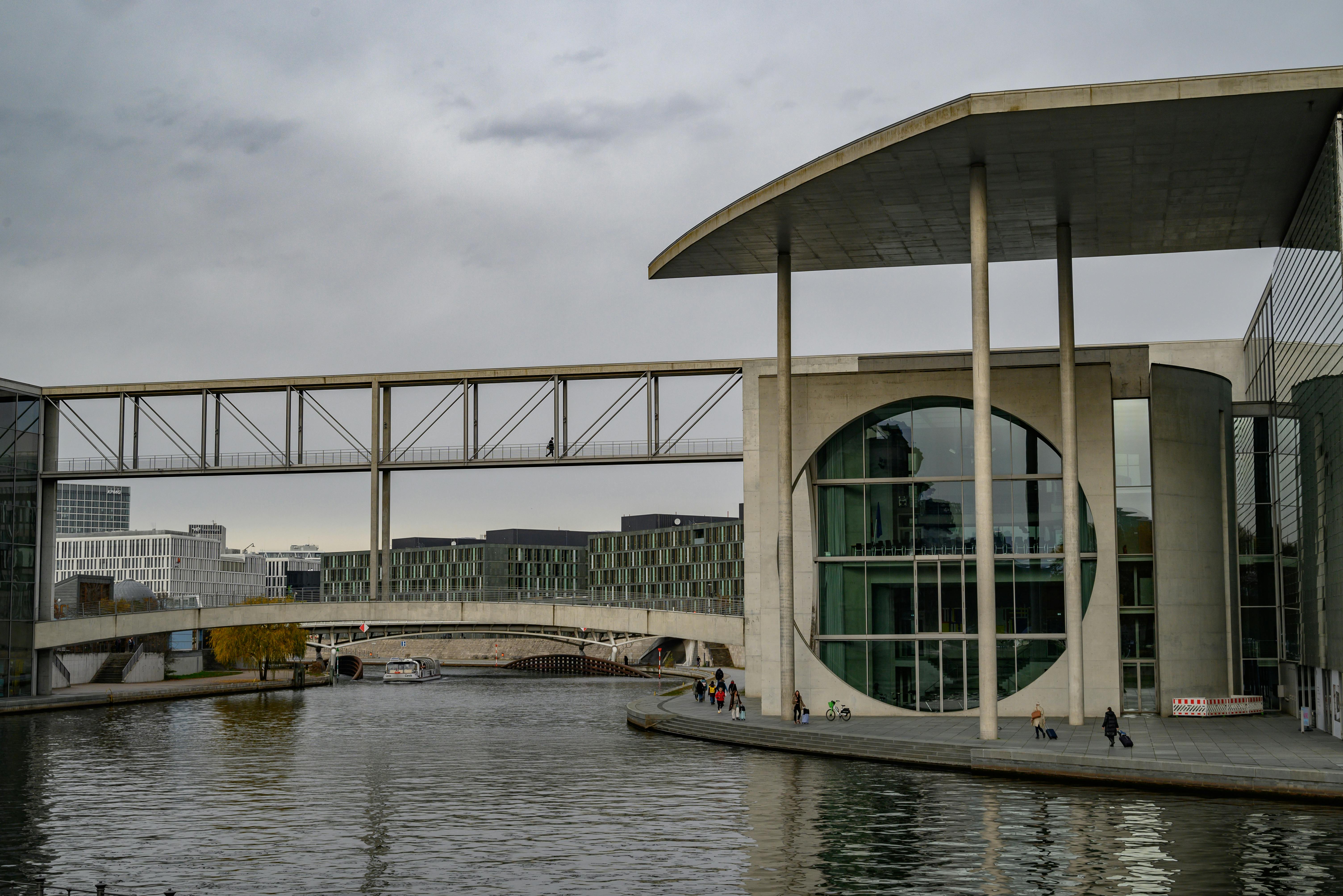 政治：台灣新政府政策展望：深化改革與國際合作策略解析