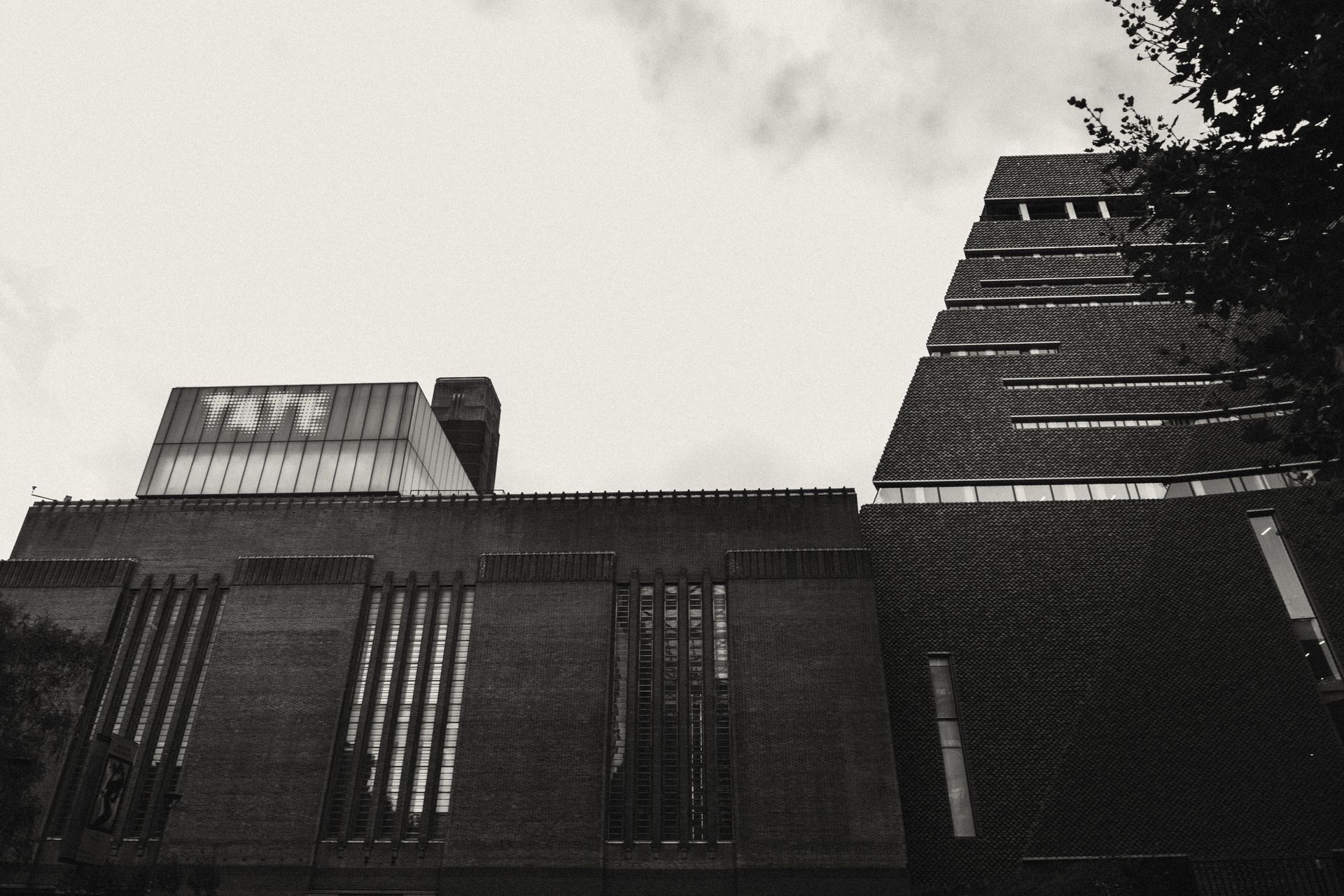 Tate Britain to Open First Major Survey Exhibition of British Painter Hurvin Anderson in 2026