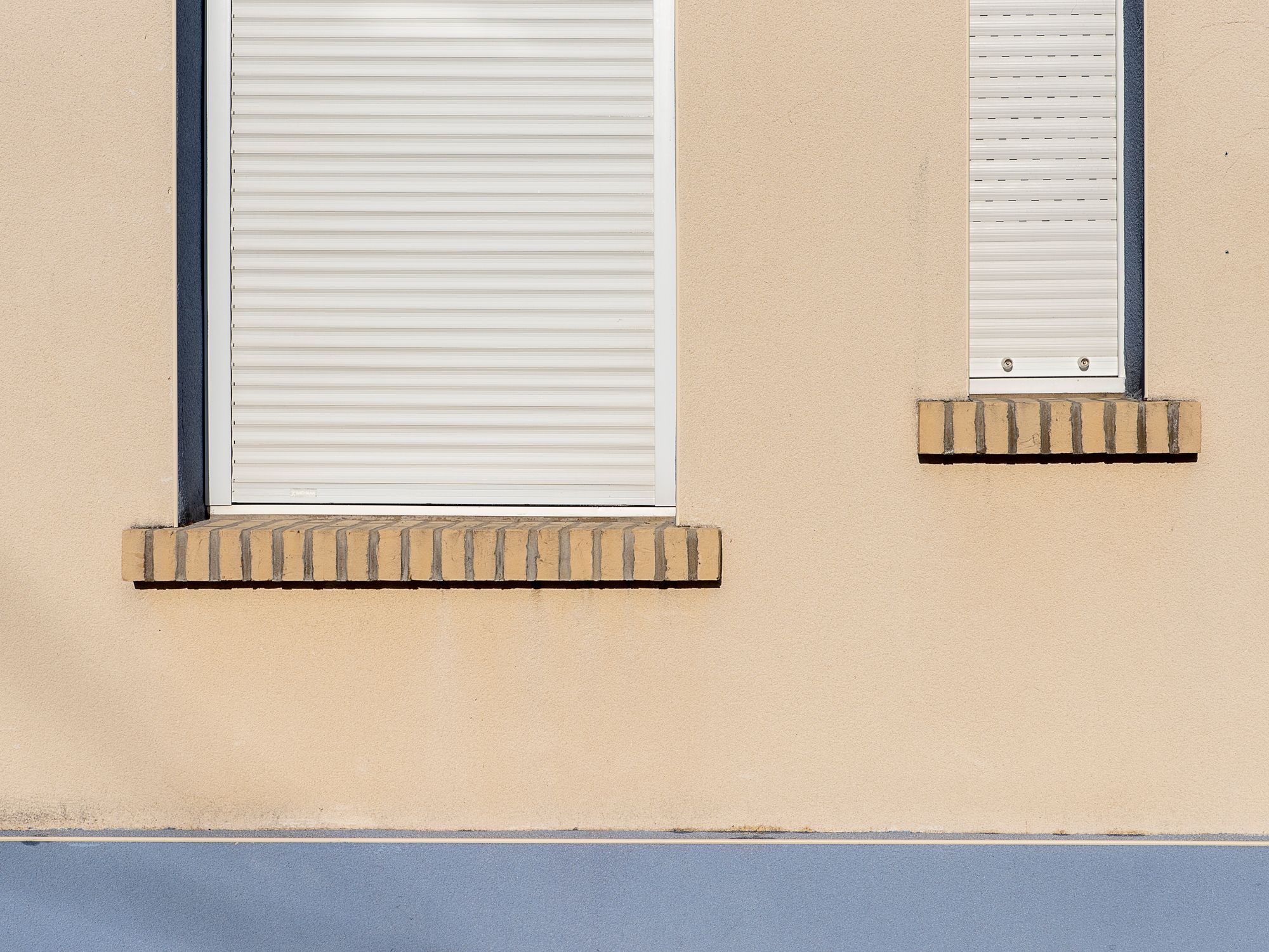 Plastering and Skimming in Bexleyheath, Bexley — professional painter and decorator at work