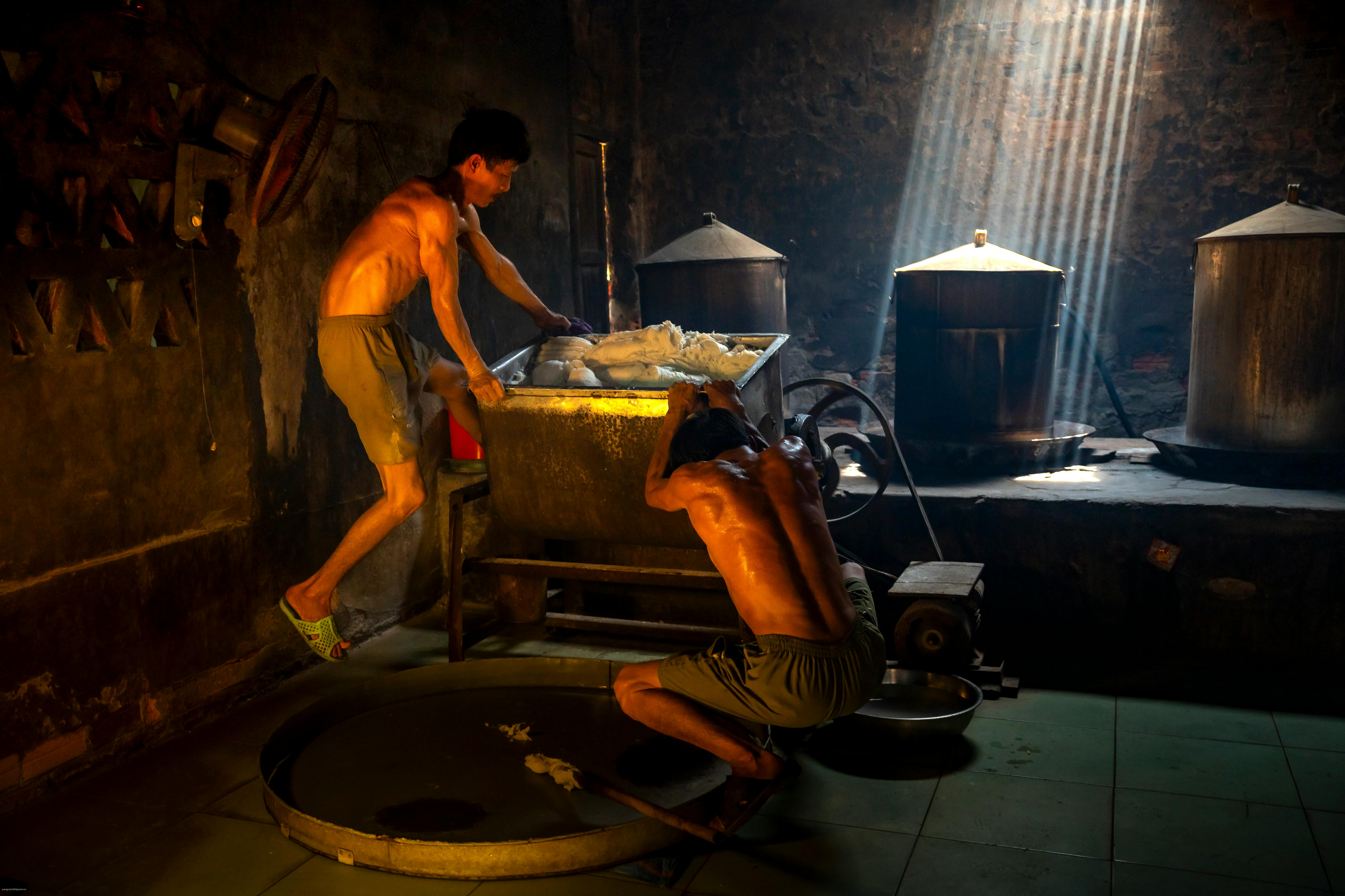 Cottage cheese production in modern dairy facility