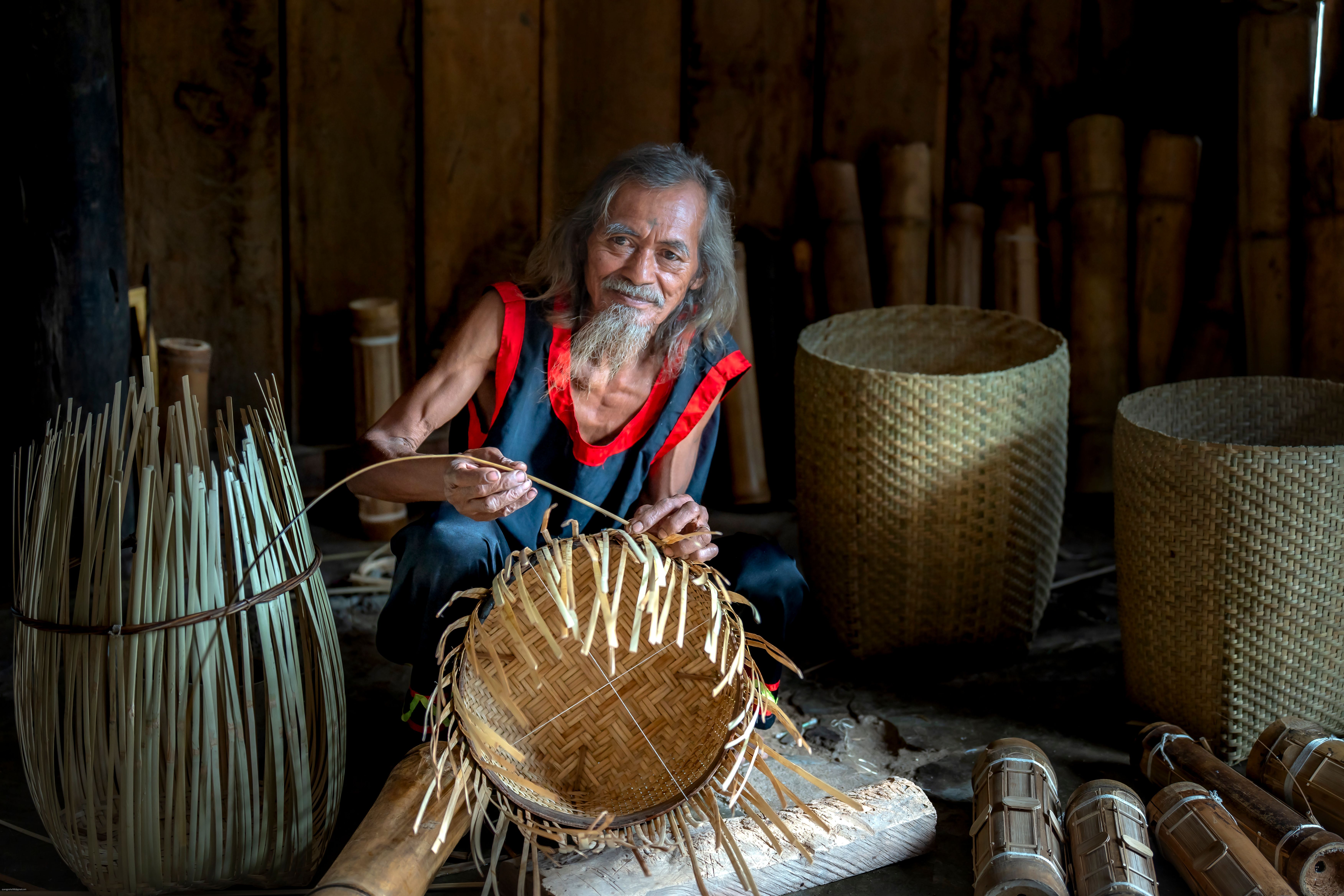 Basket Weaving With Reeds Indigenous Australian Photos, Download The ...