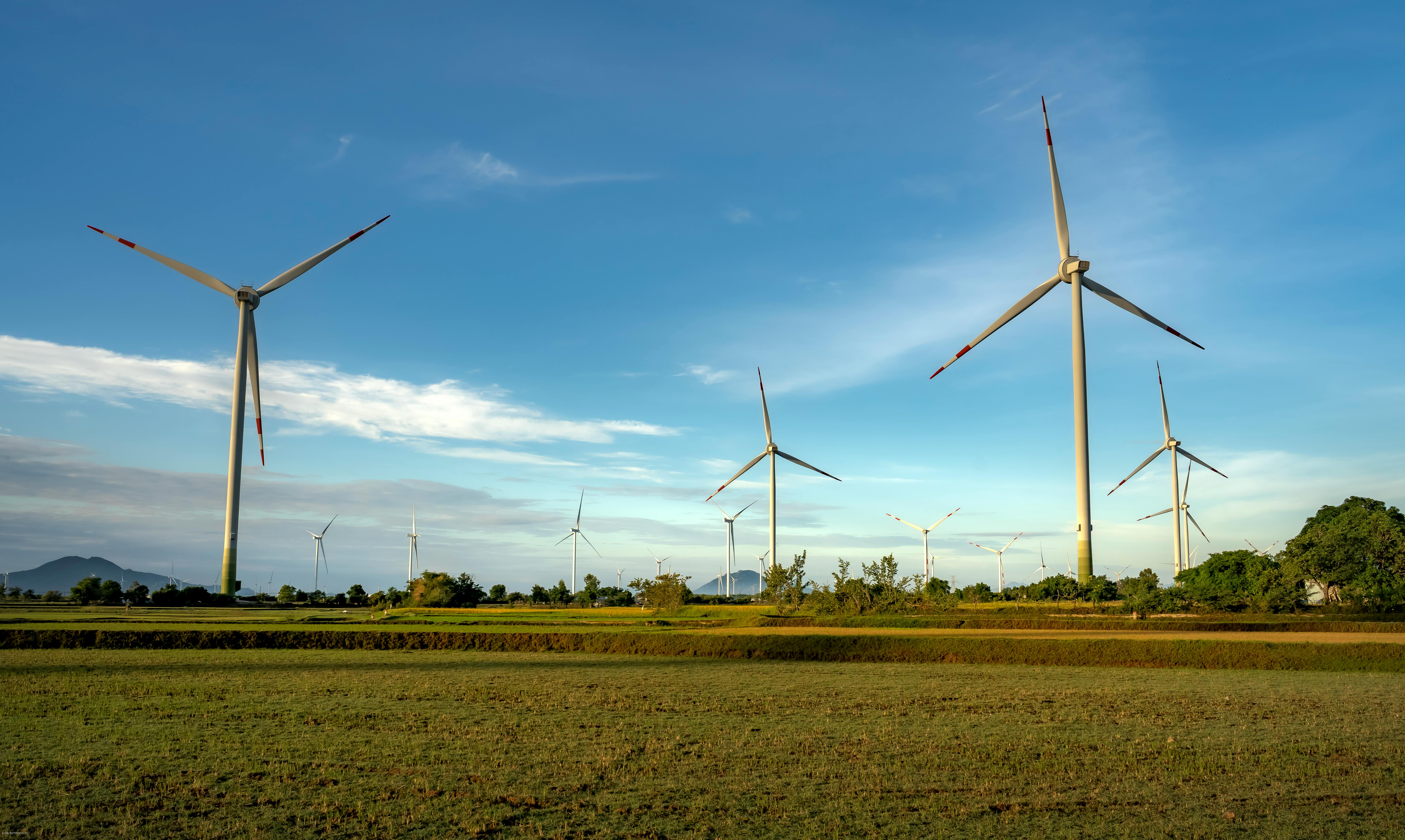 Solar Powered Farms Revolutionizing Agriculture