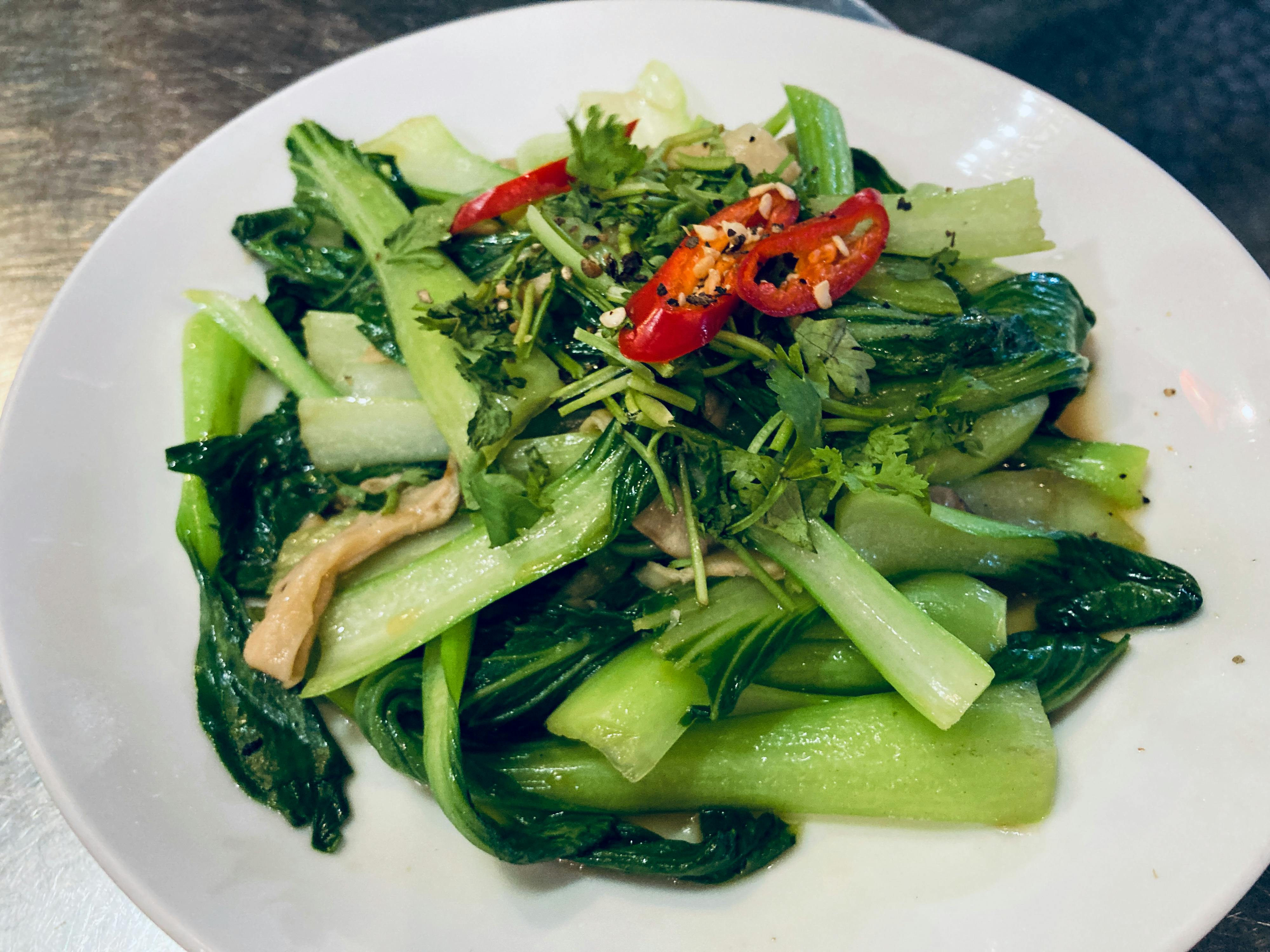 Tại sao khách sạn không nên chỉ cạnh tranh về giá? 378 – viet thue, marketing, khach san, b2b, kenh ota, free booking links, channel manager, property management system, khach san gia phong canh tranh.