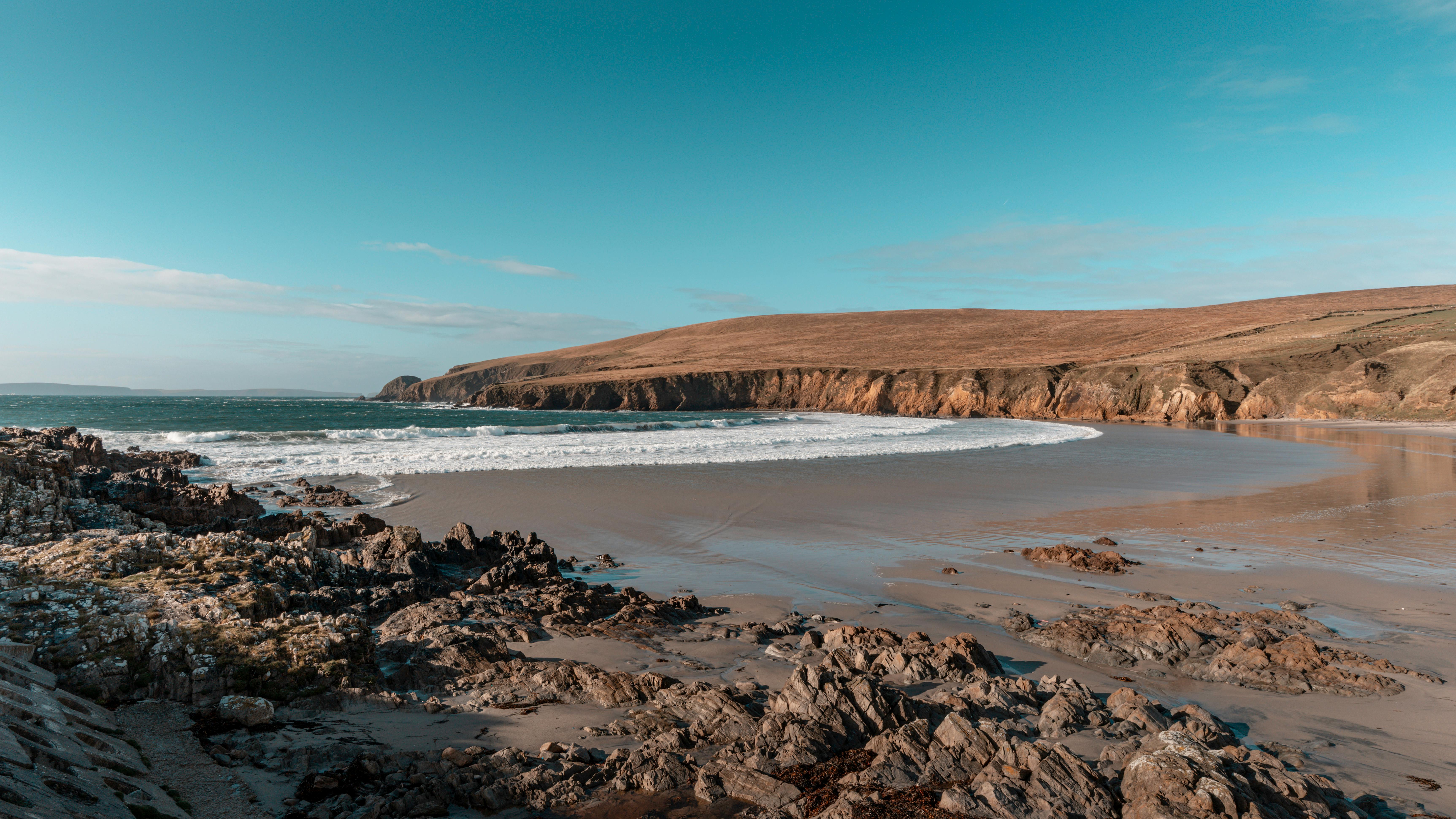15 Irish travel experts to follow on Instagram for cheap flights, budget breaks and last-minute deals — Photo by Raul Ling on