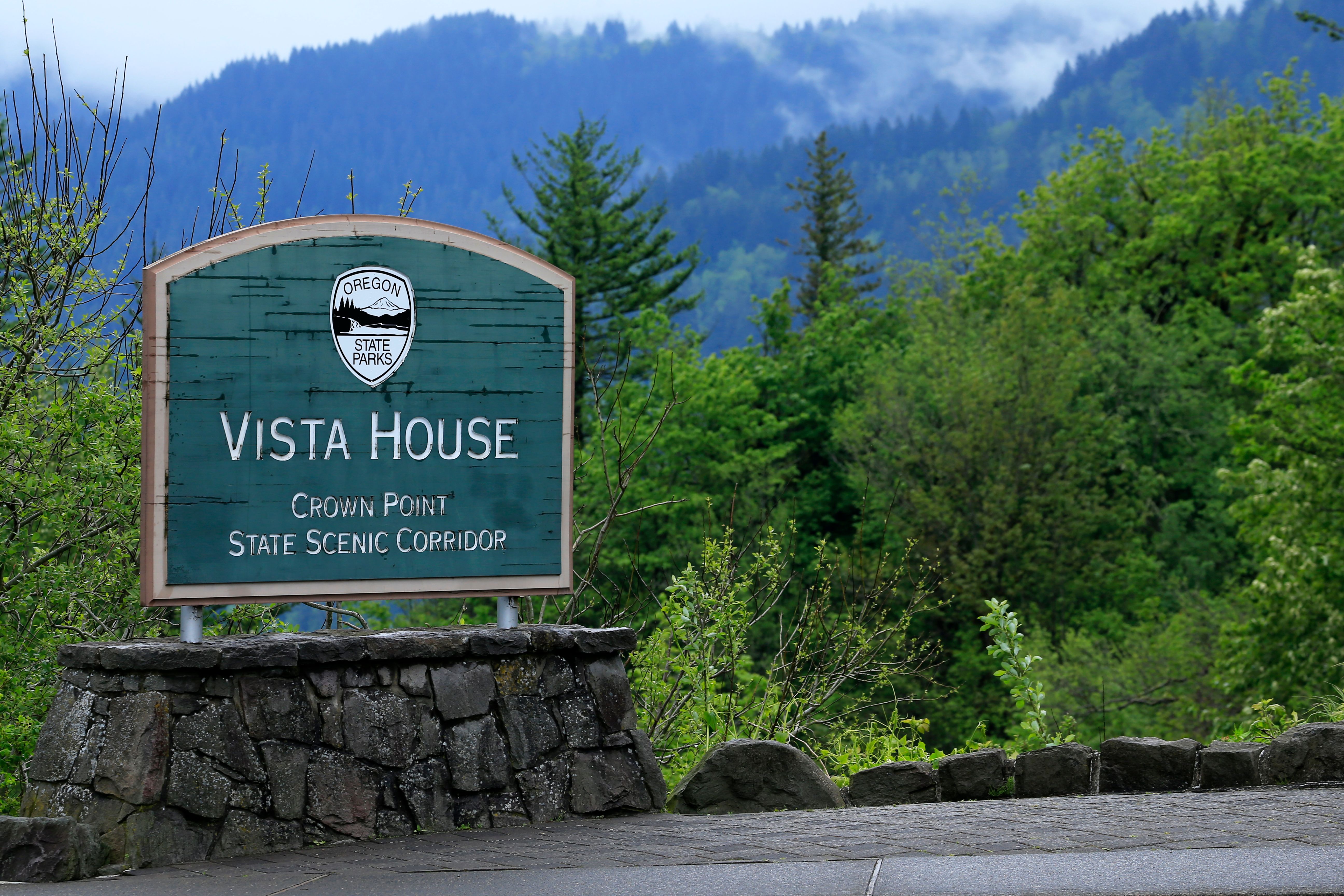 Vista House Sign at Crown Point Scenic Corridor · Free Stock Photo