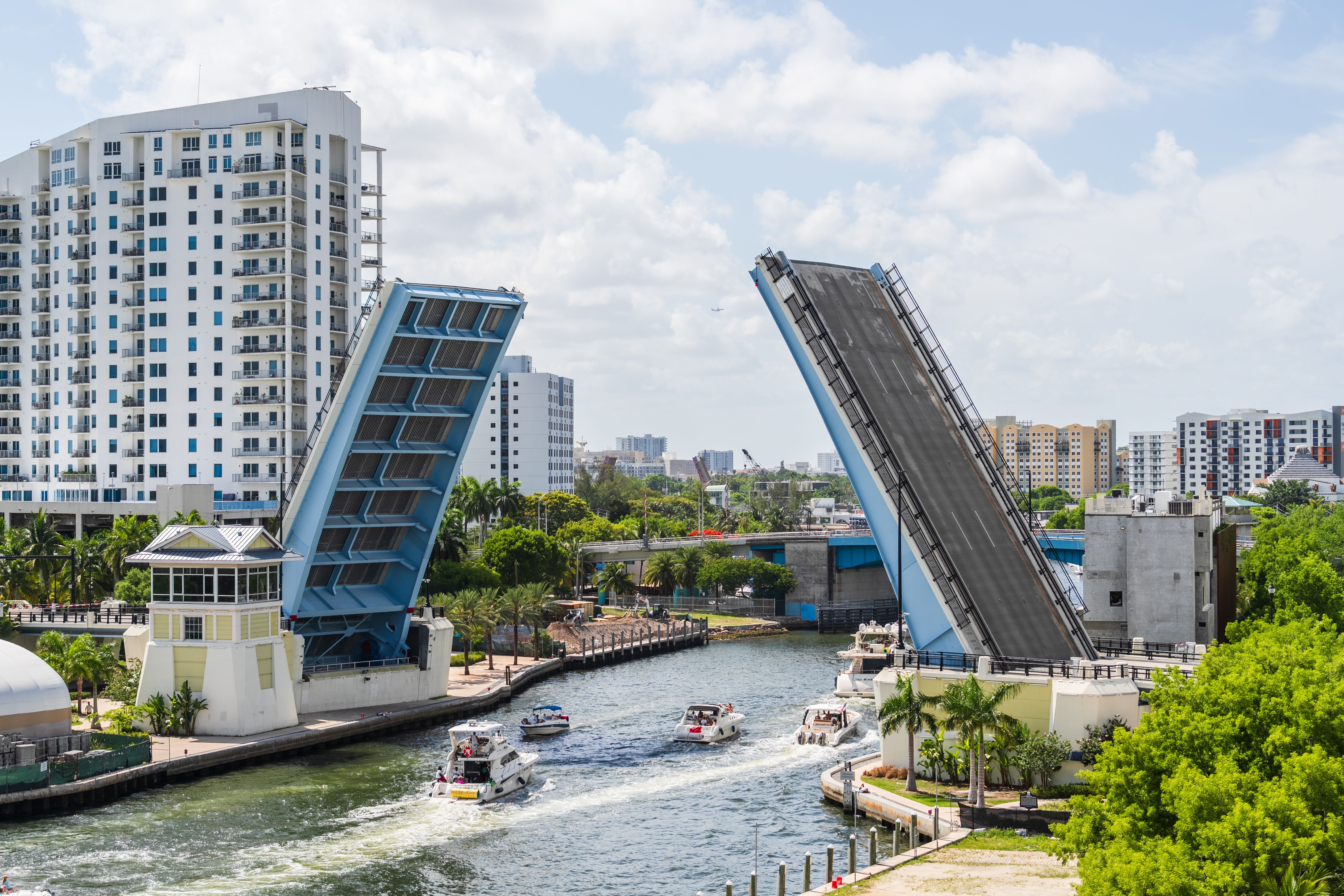 Scenic View of Miami Drawbridge and Skyline · Free Stock Photo