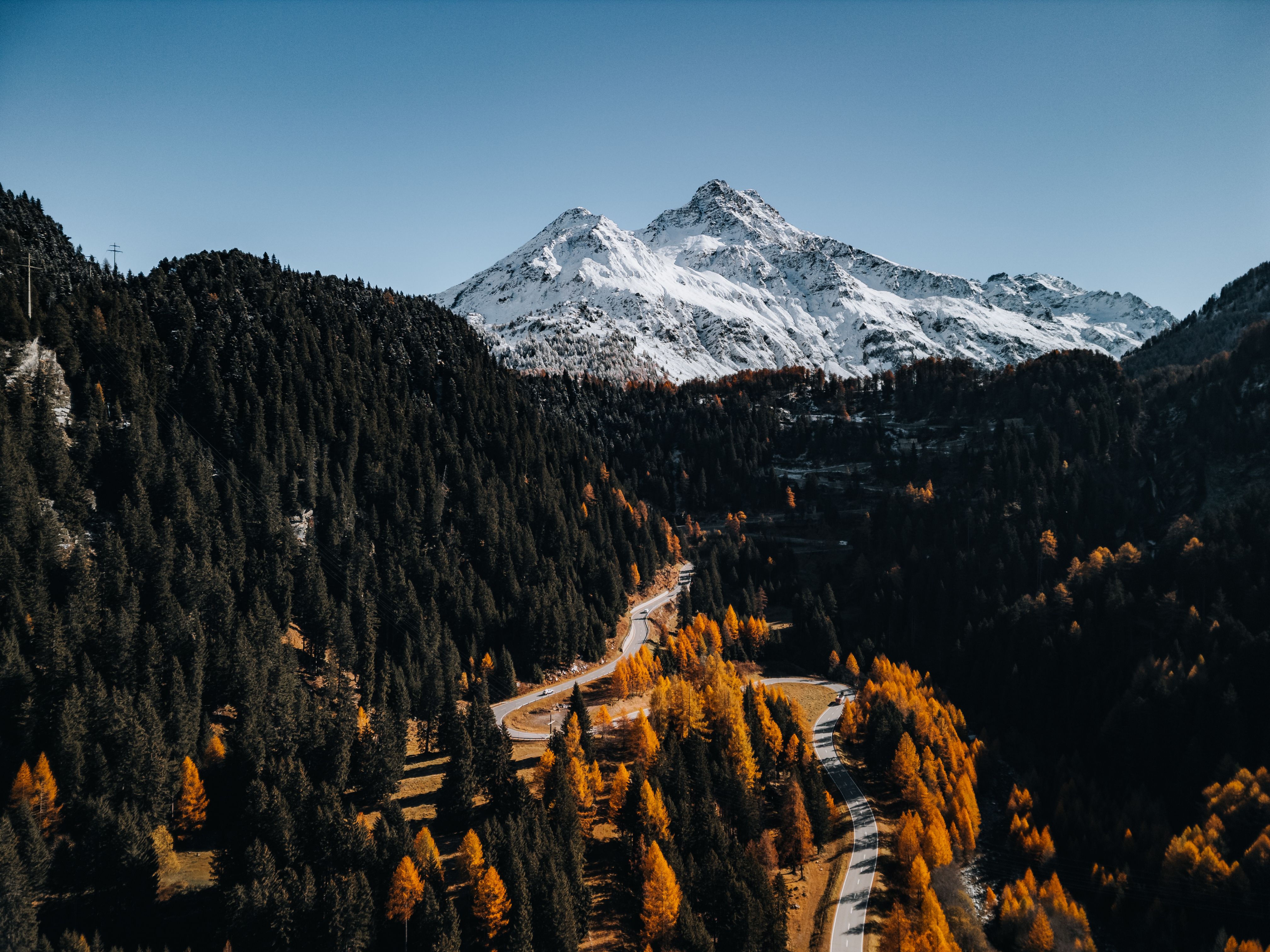 Unforgettable Autumn Car Rental Italy Routes for Business