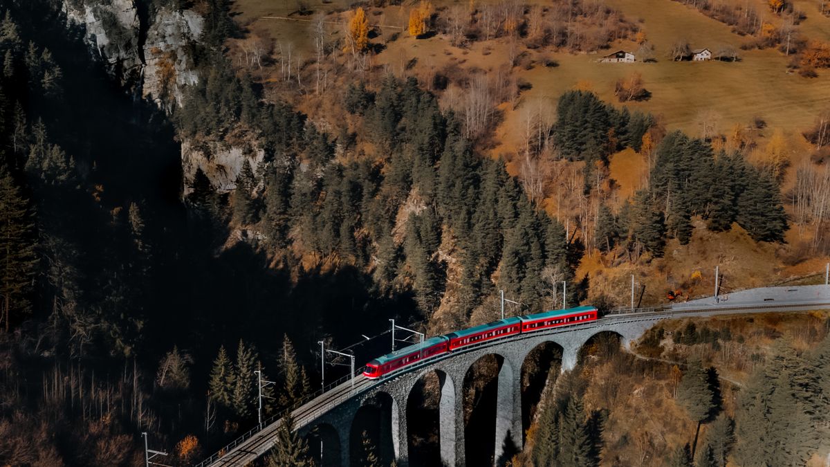Voyager en train en France : itinéraires insolites à découvrir - illustration