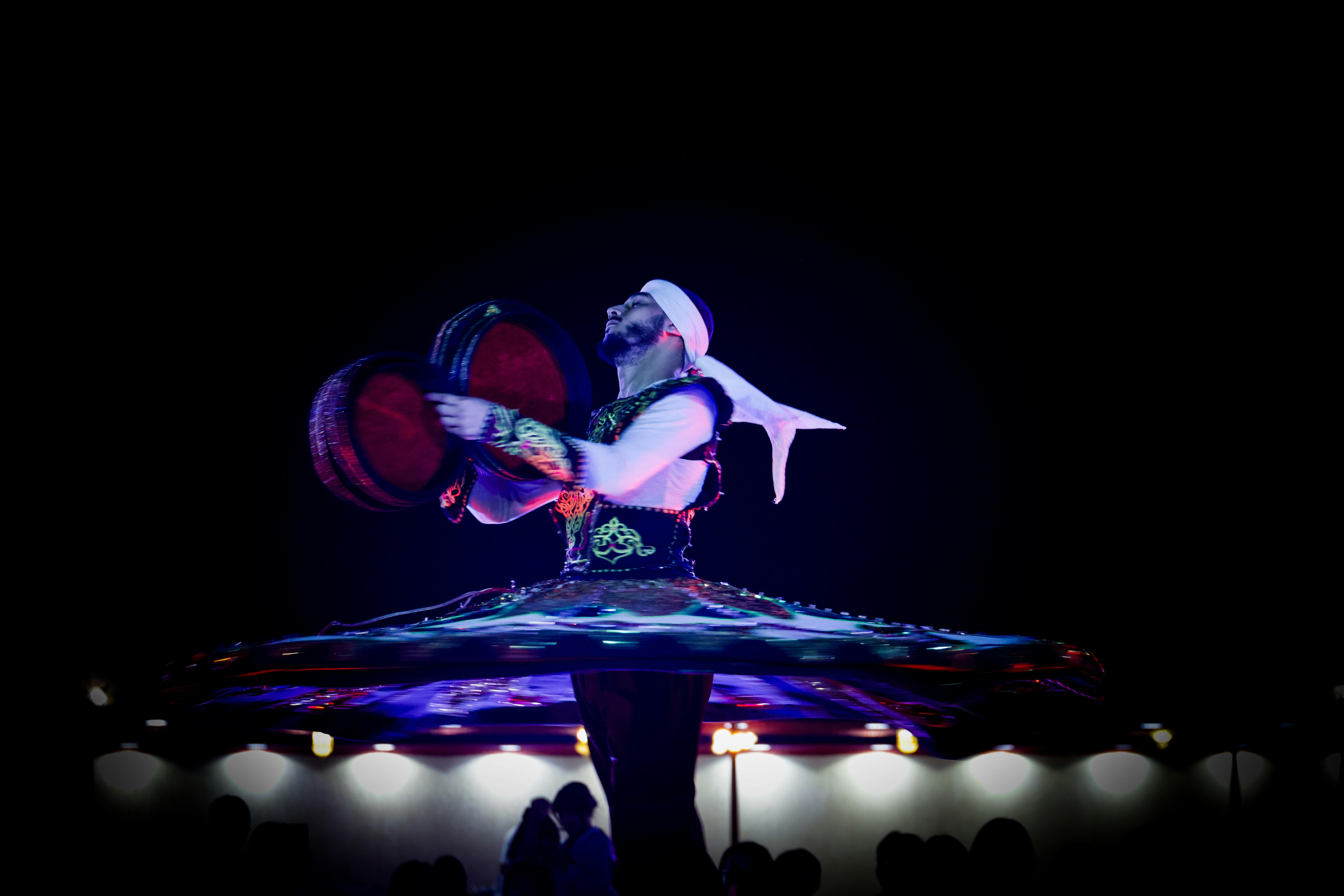 高雄聖誕生活節匯集強大表演陣容 陳其邁攜手百貨業者拚消費熱潮