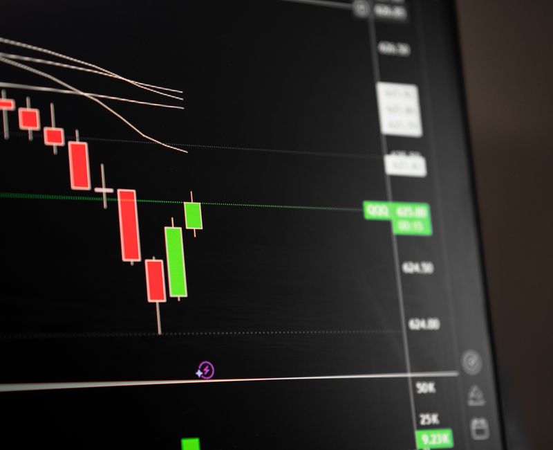 TradeGenius is designed to simplify trading for users by providing an intuitive interface that allows for easy strategy execution and monitoring. Whether you're trading crypto or stocks, TradeGenius offers a seamless trading experience.