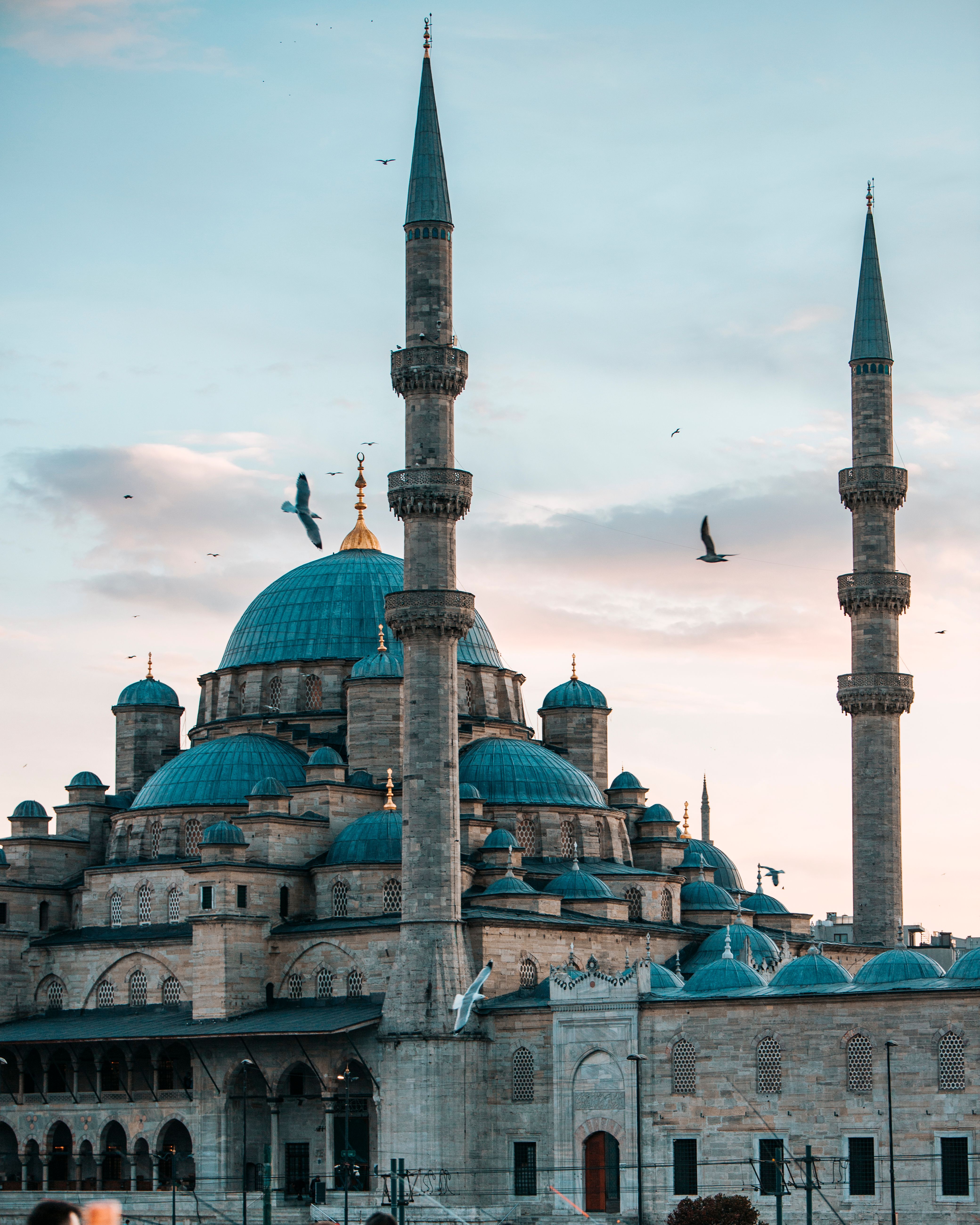 Iconic Blue Mosque in Istanbul at Dusk · Free Stock Photo