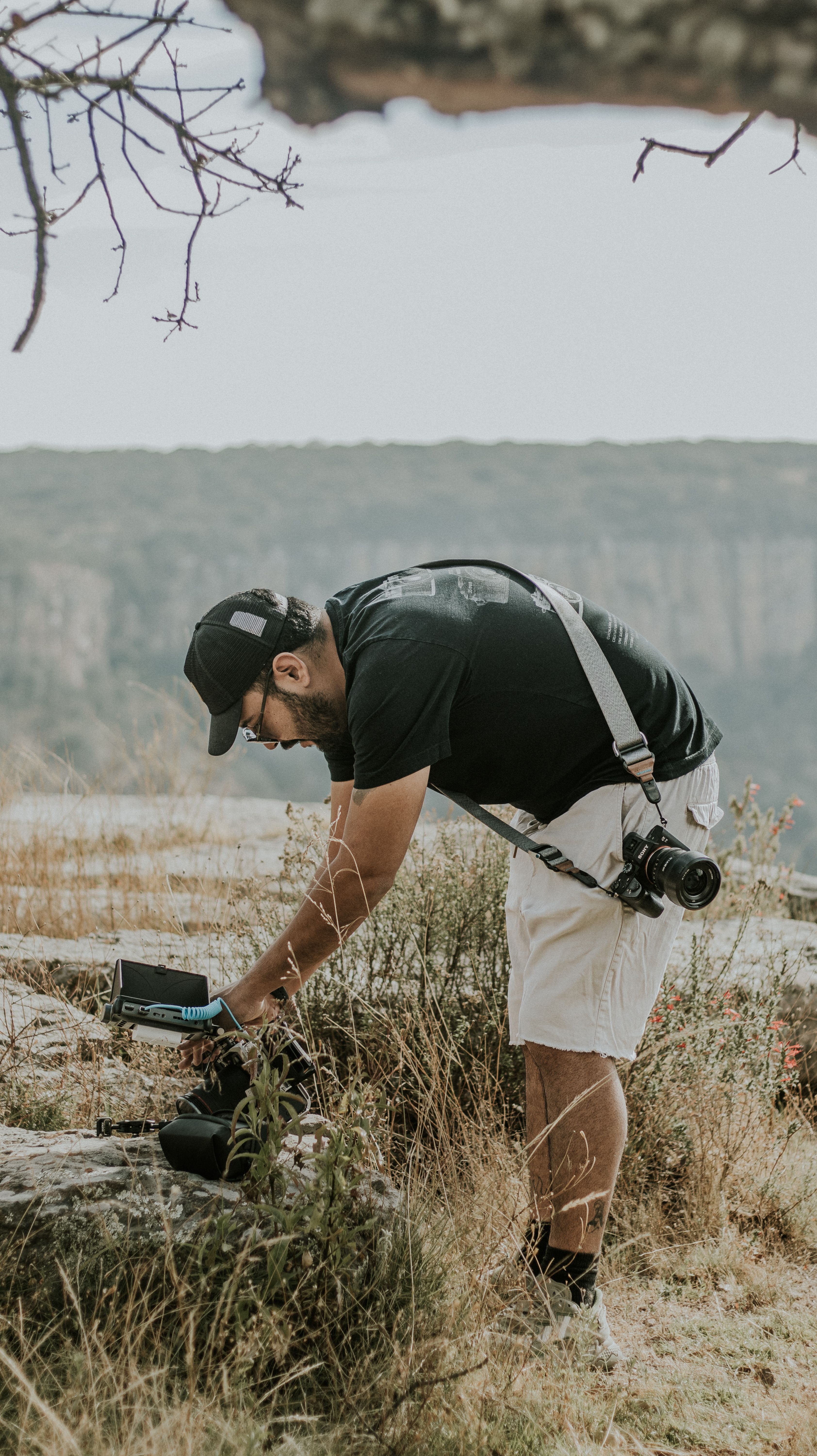 De ultieme gids voor het kiezen van de juiste camerariem voor outdoor avonturenfotografie in 2026