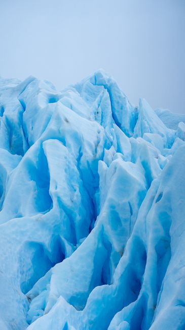 A stunning shot capturing the icy peaks of the Perito Moreno Glacier in El Calafate, Argentina.