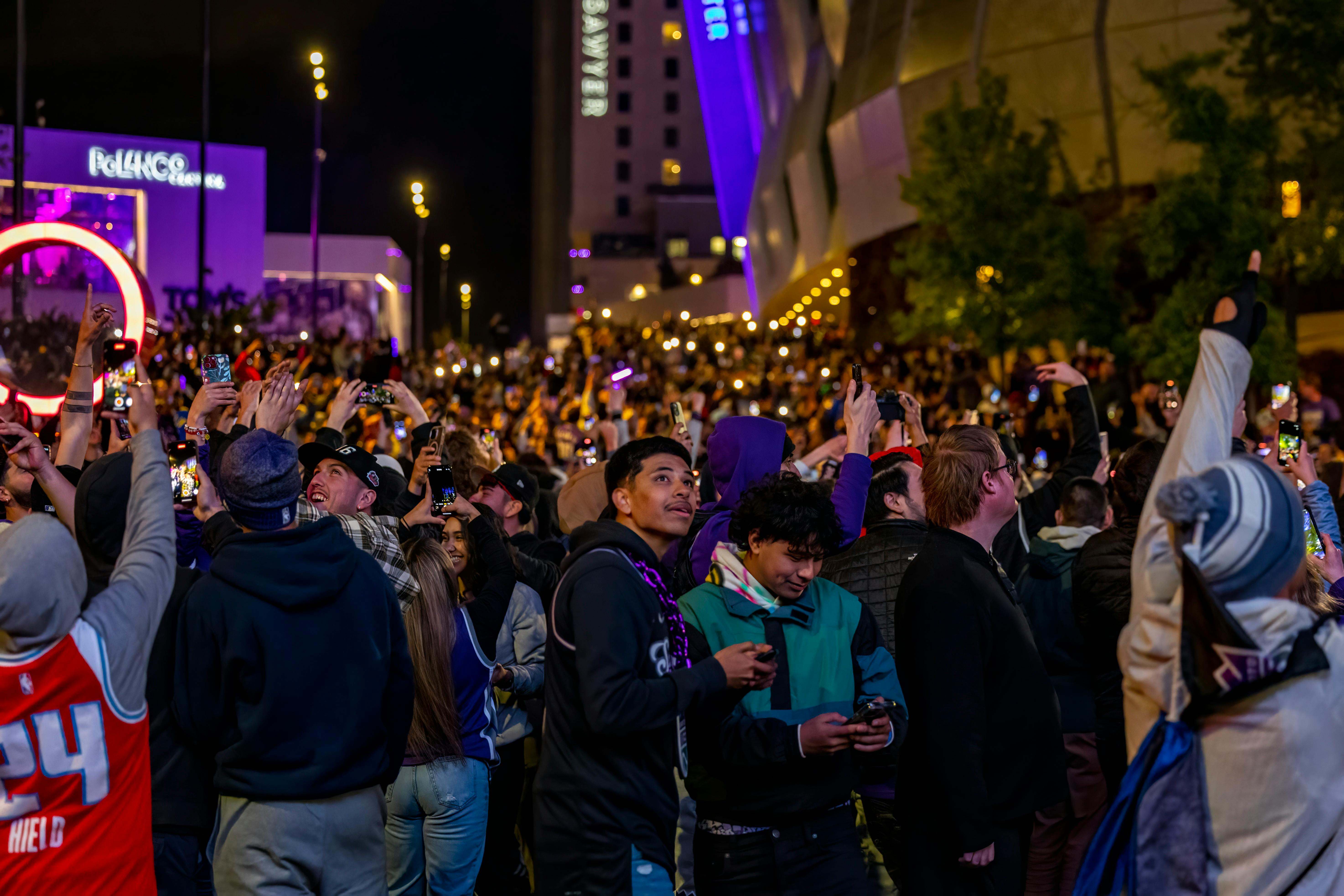 Varying volumes, Cavs surge, home cooking: How NBC did with Toronto-Cleveland Game 7 coverage — Photo by Stephen Leonardi on 