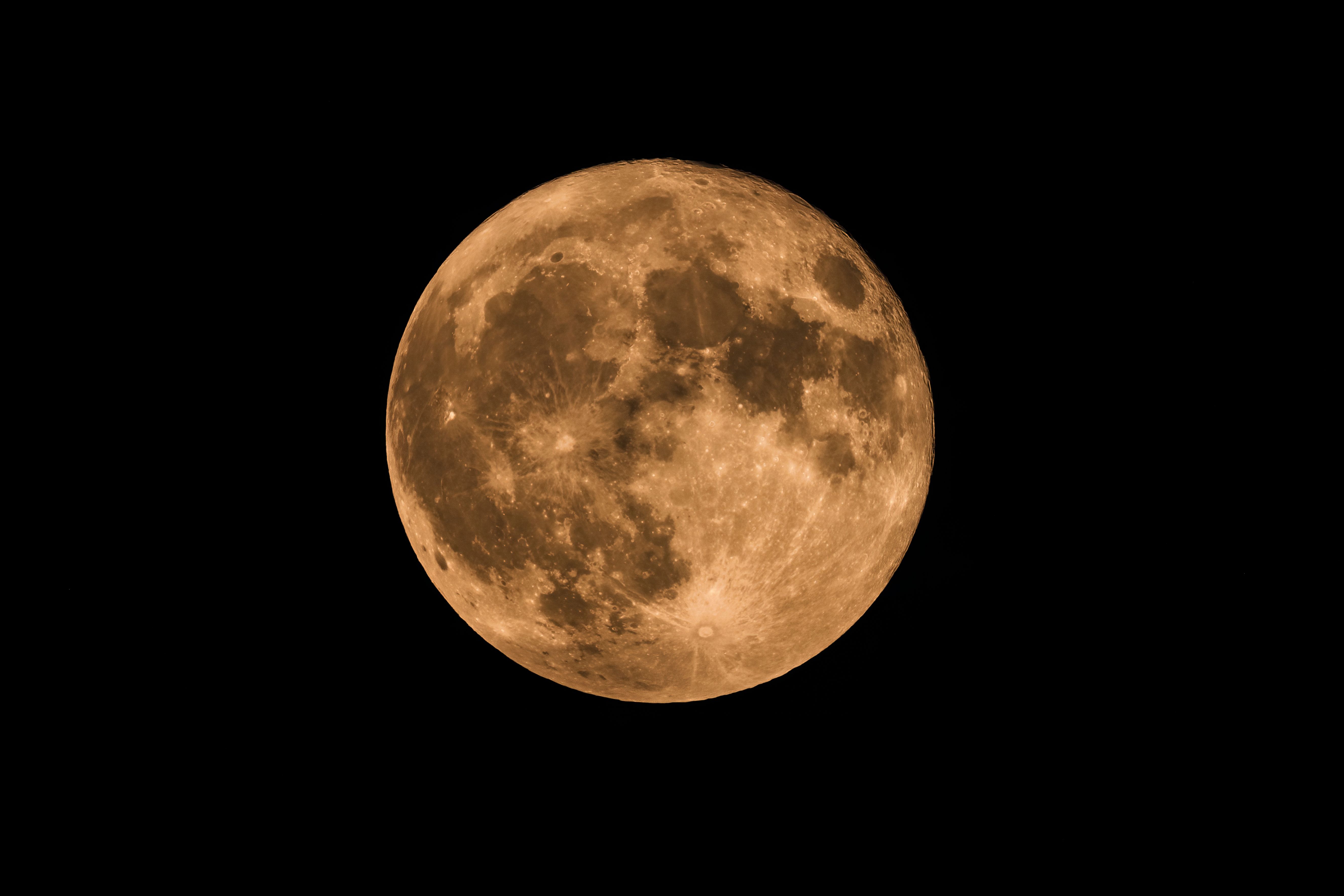 Harvest Moon Rises This Weekend and Meets a Planet, Forbes Reports