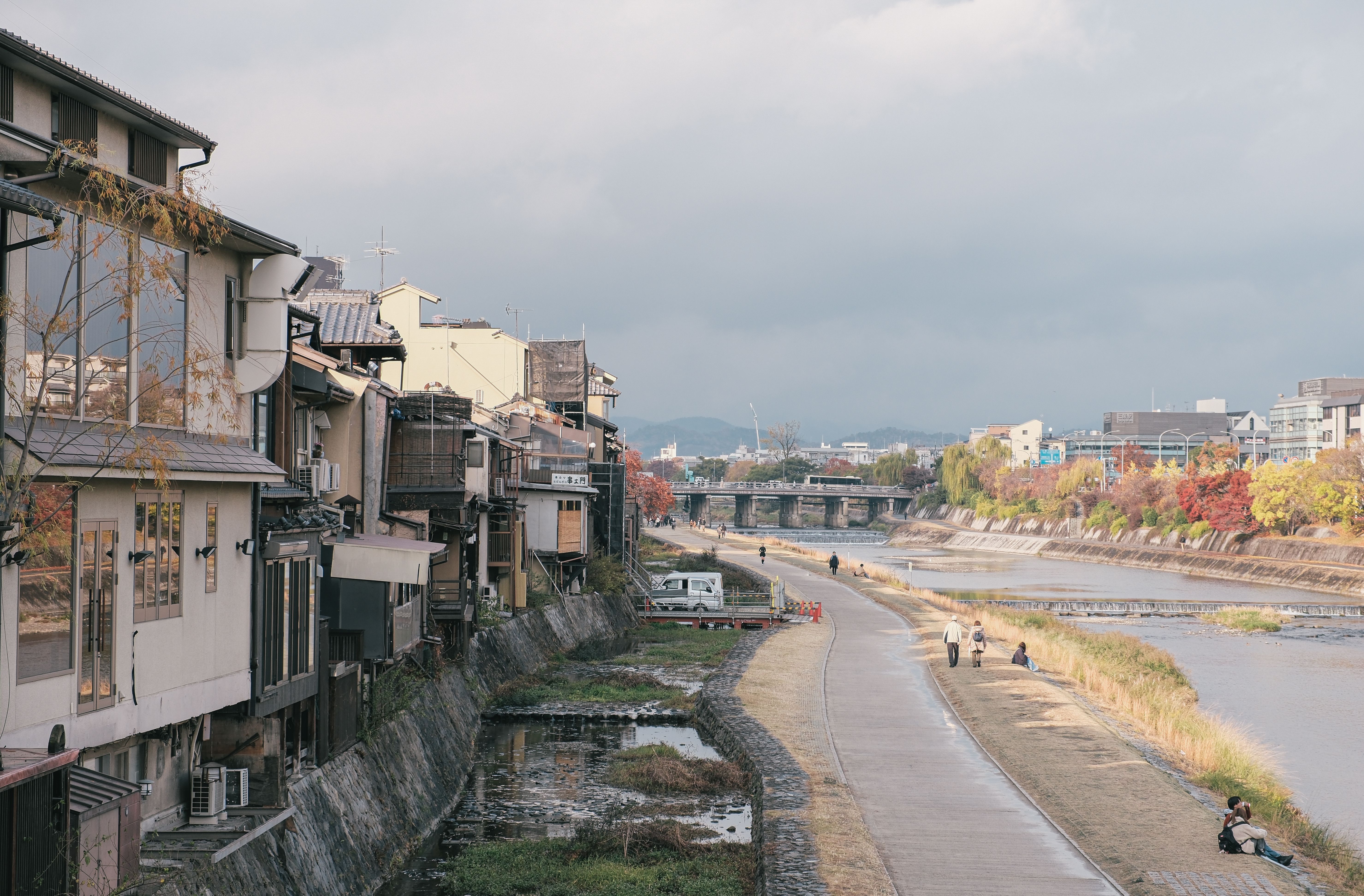 Riverside View in Kyoto During Fall Season · Free Stock Photo