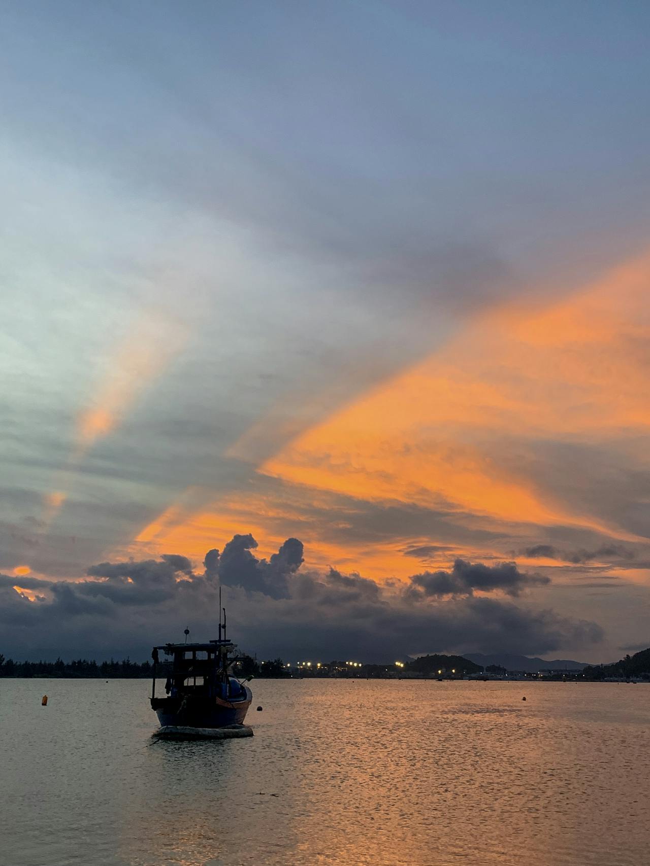 Sống xanh an lành khi dùng phương tiện công cộng