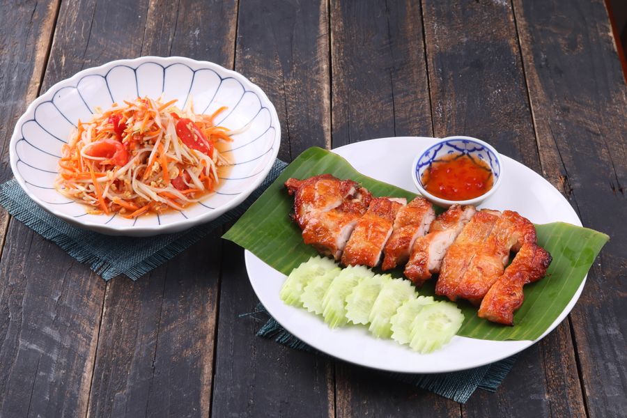 ส้มตำคู่ไก่ย่าง ร้านส้มตำ
